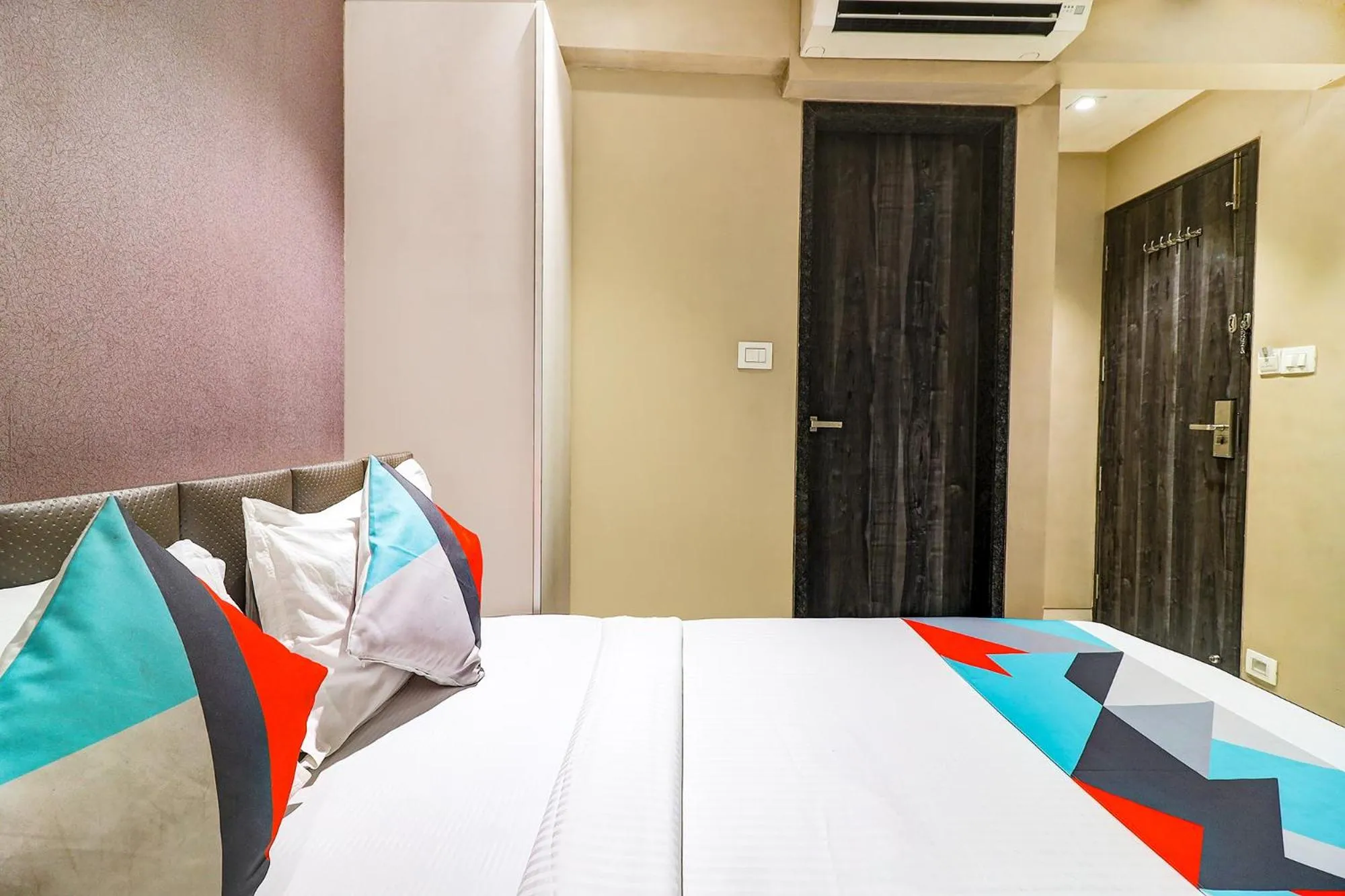 Bedroom, Bed in FabHotel Grand Heritage - Nr BKC
