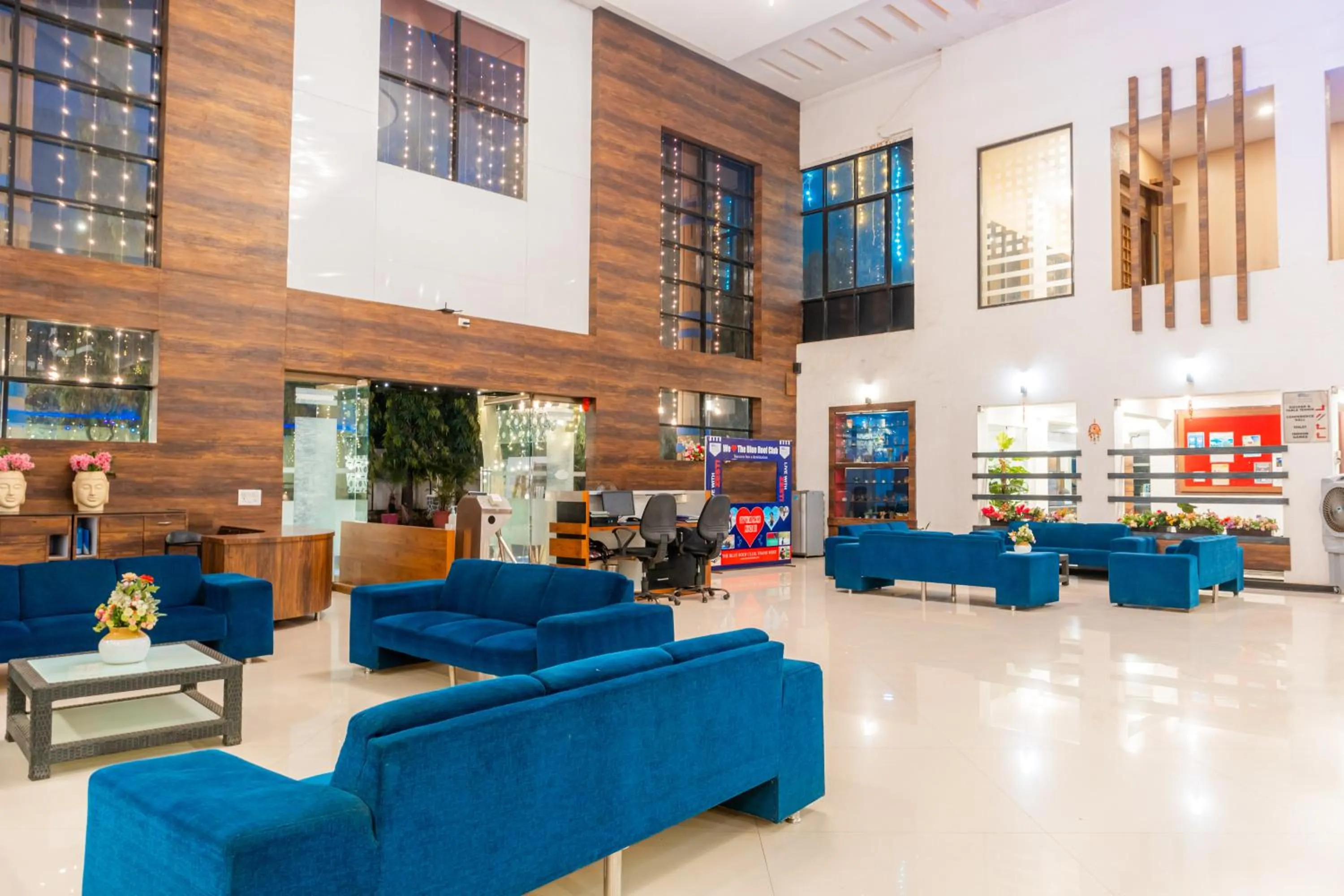 Lobby or reception in Treebo The Blue Roof