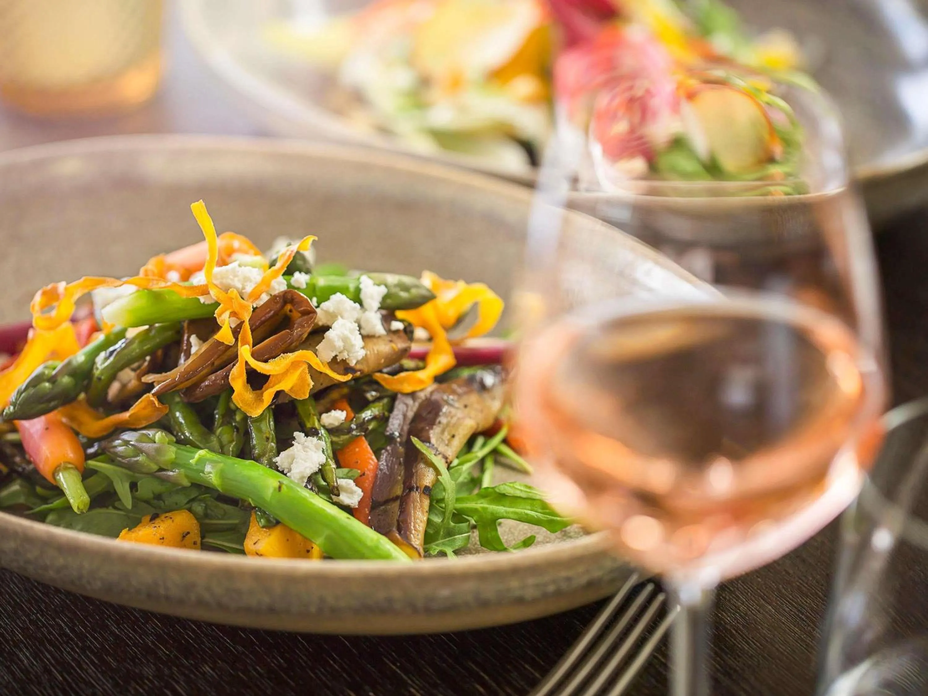 Restaurant/places to eat in Novotel Queenstown Lakeside