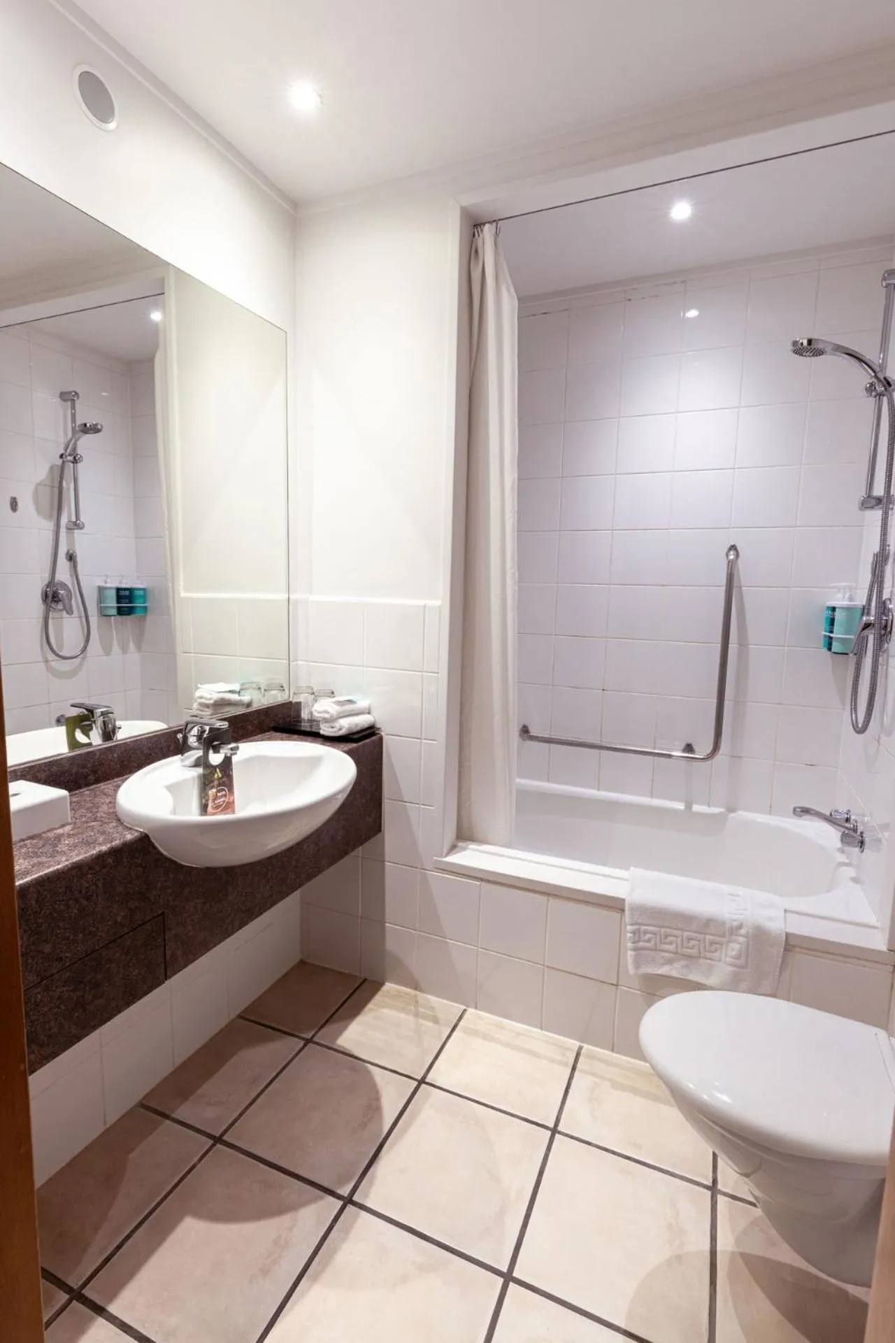 Bathroom in Novotel Queenstown Lakeside