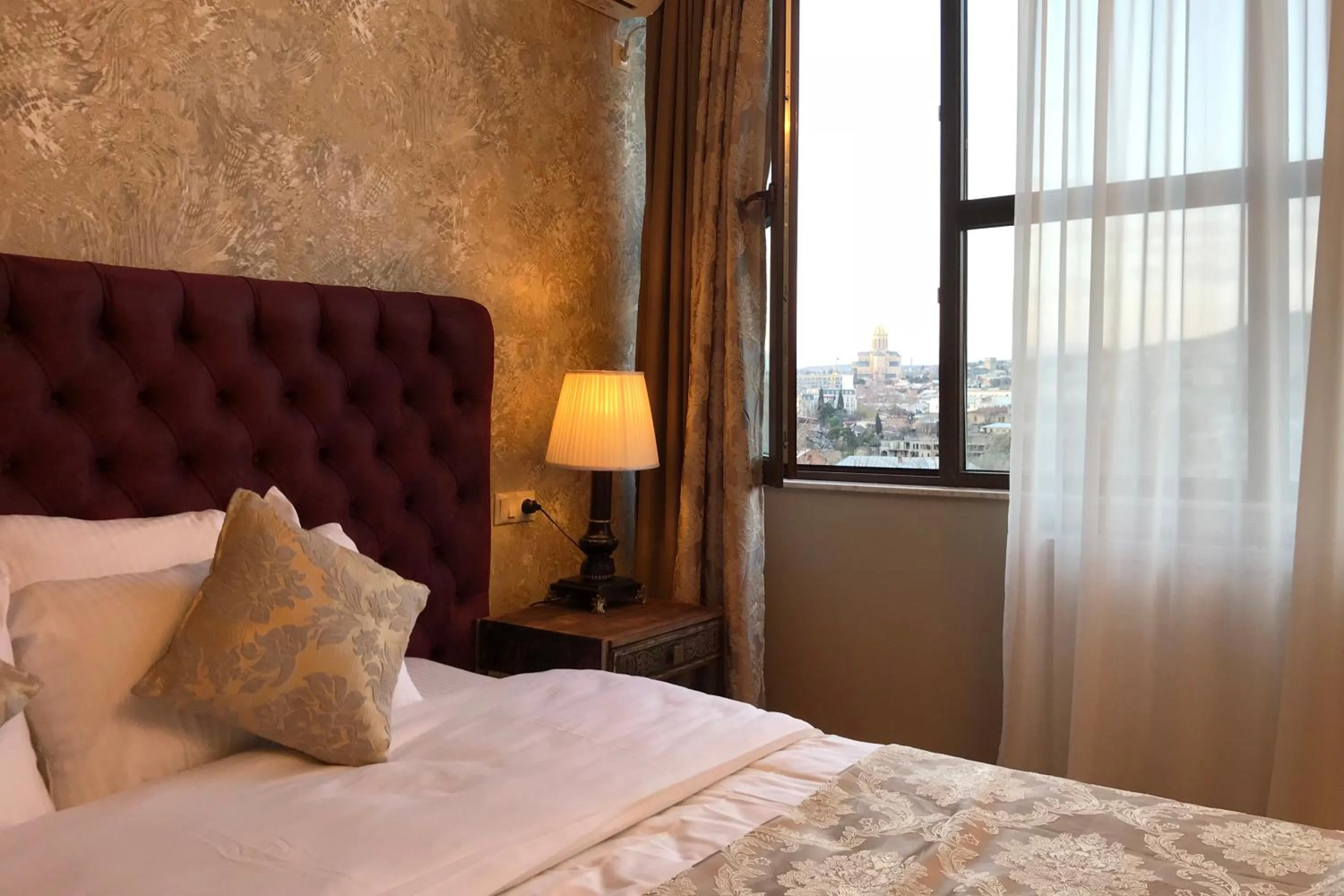 Bedroom, Bed in Omart Hotel - Gallery