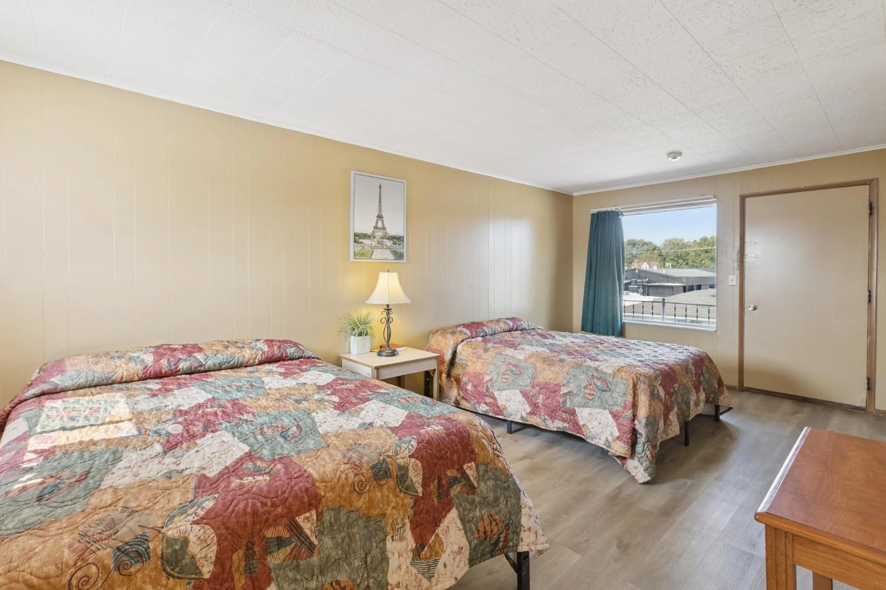 Bedroom, Bed in Currys Motel by OYO Saginaw MI