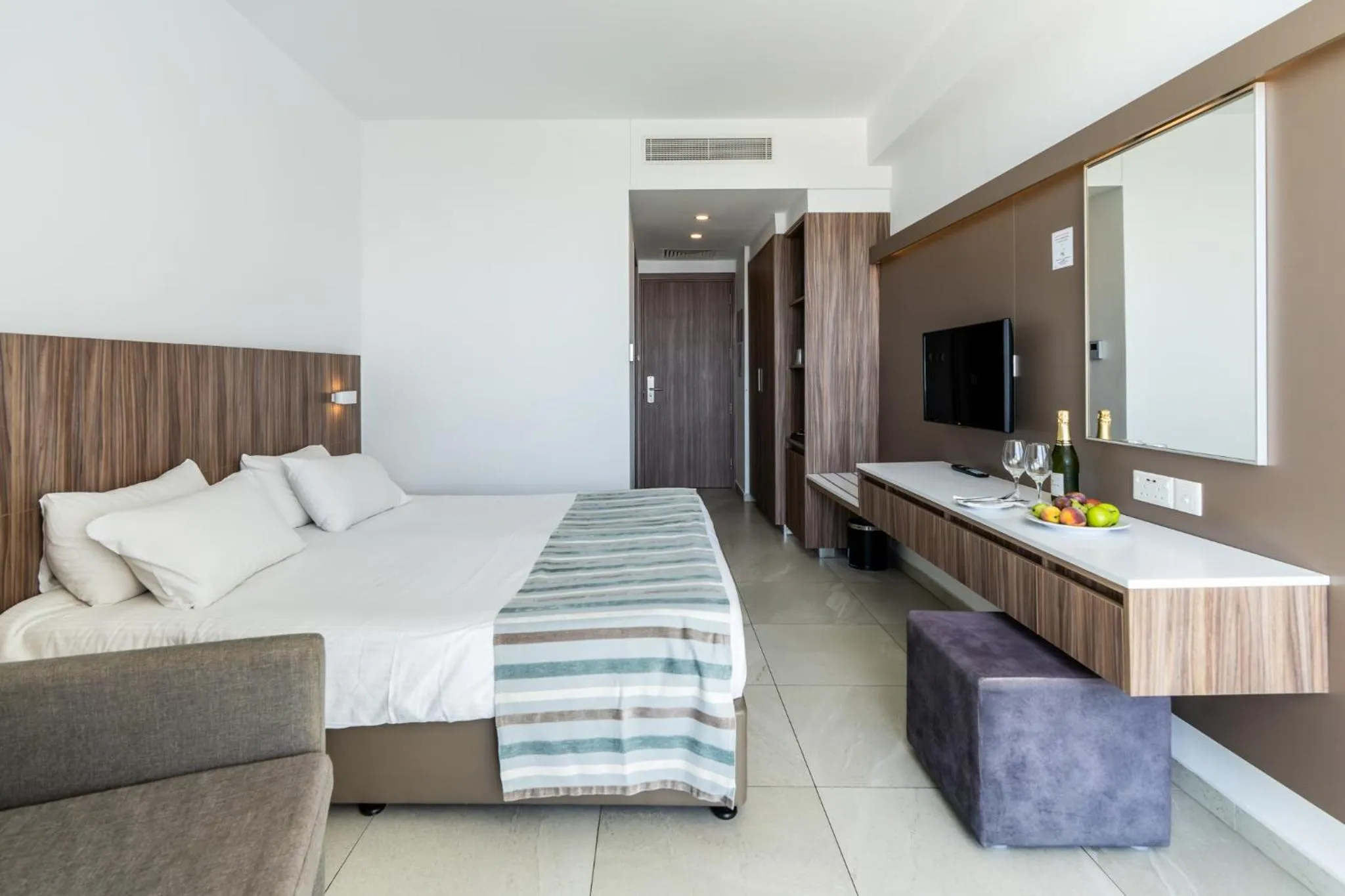 Bedroom, Bed in Eleana Hotel