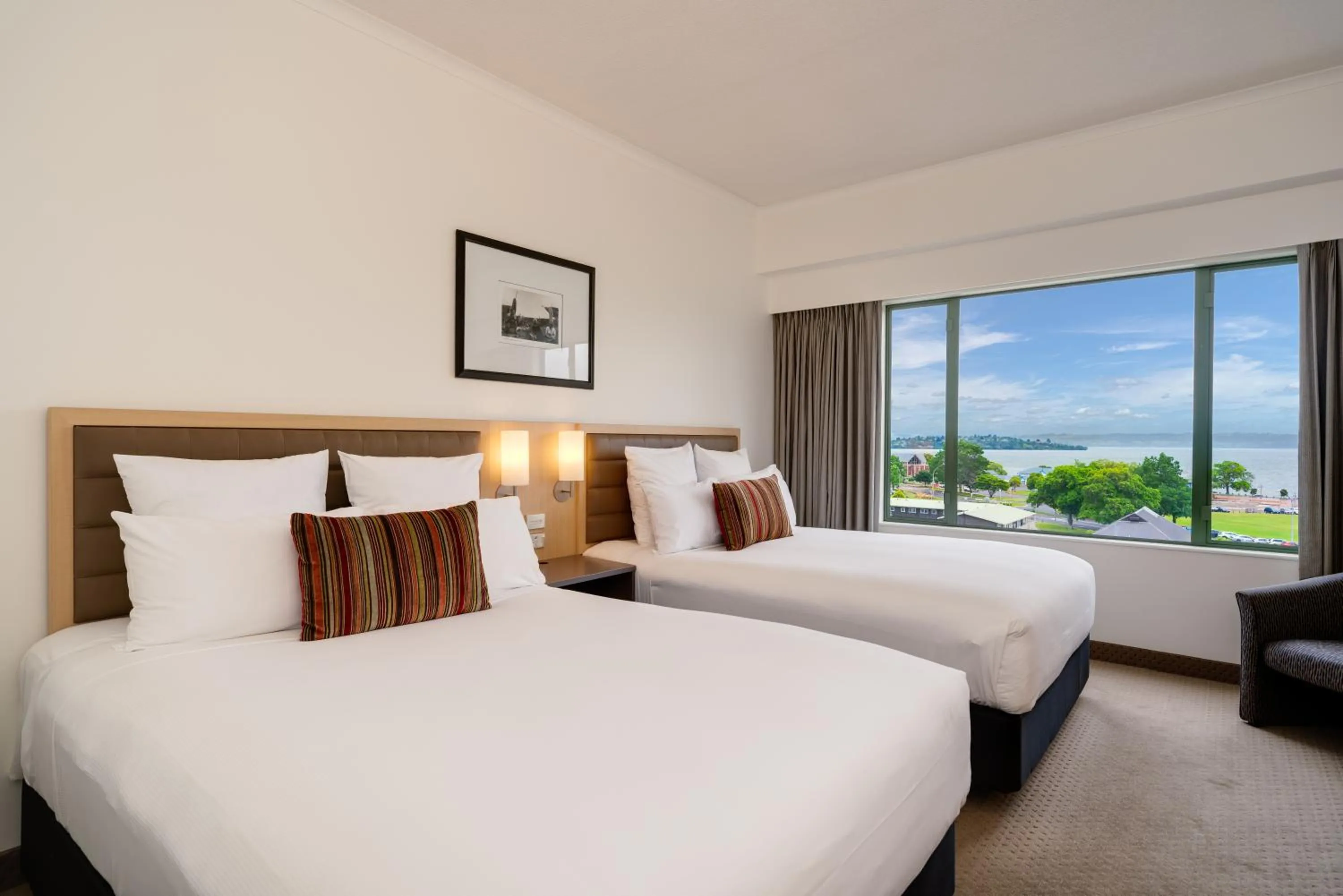 Bed in Novotel Rotorua Lakeside