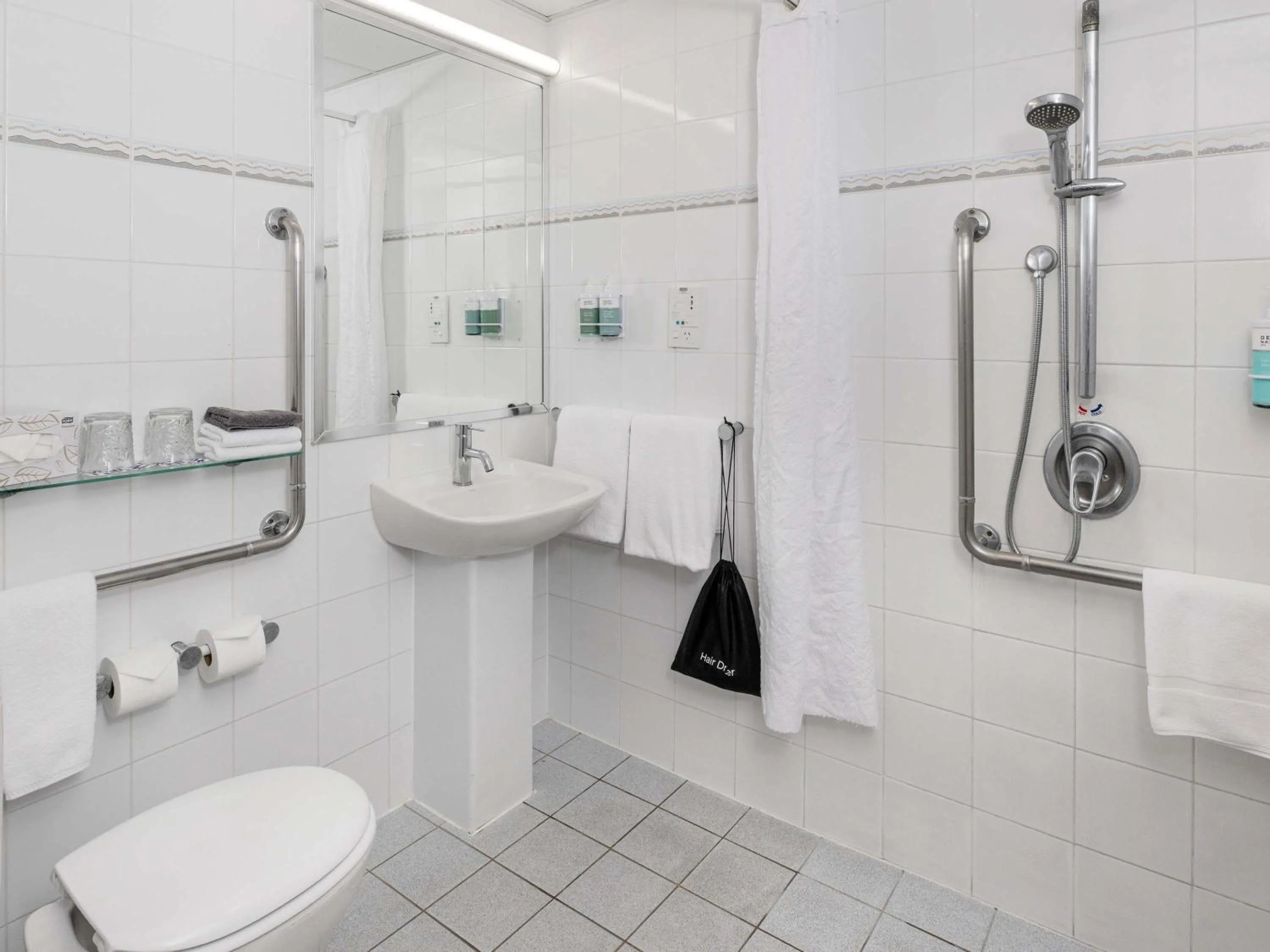 Bedroom in Novotel Rotorua Lakeside