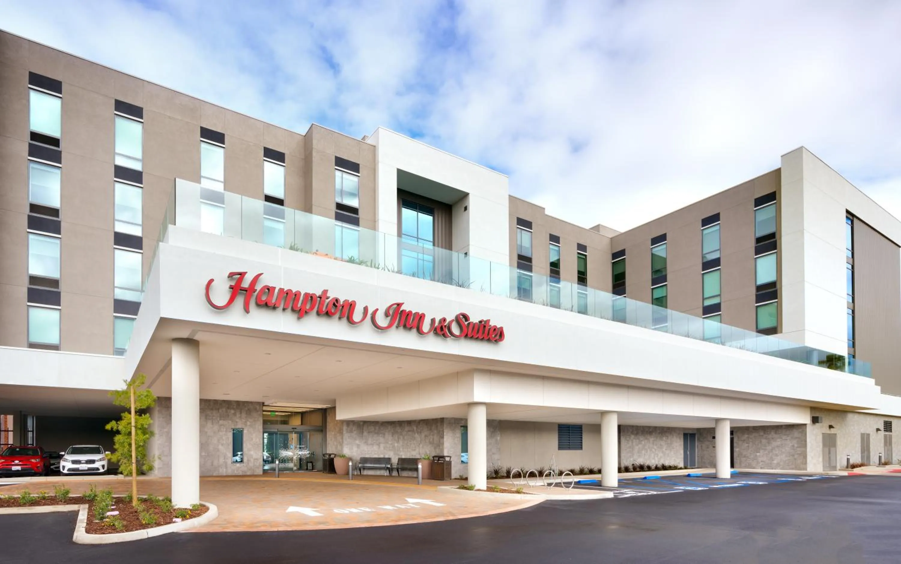 Property building in Hampton Inn & Suites Anaheim Resort Convention Center