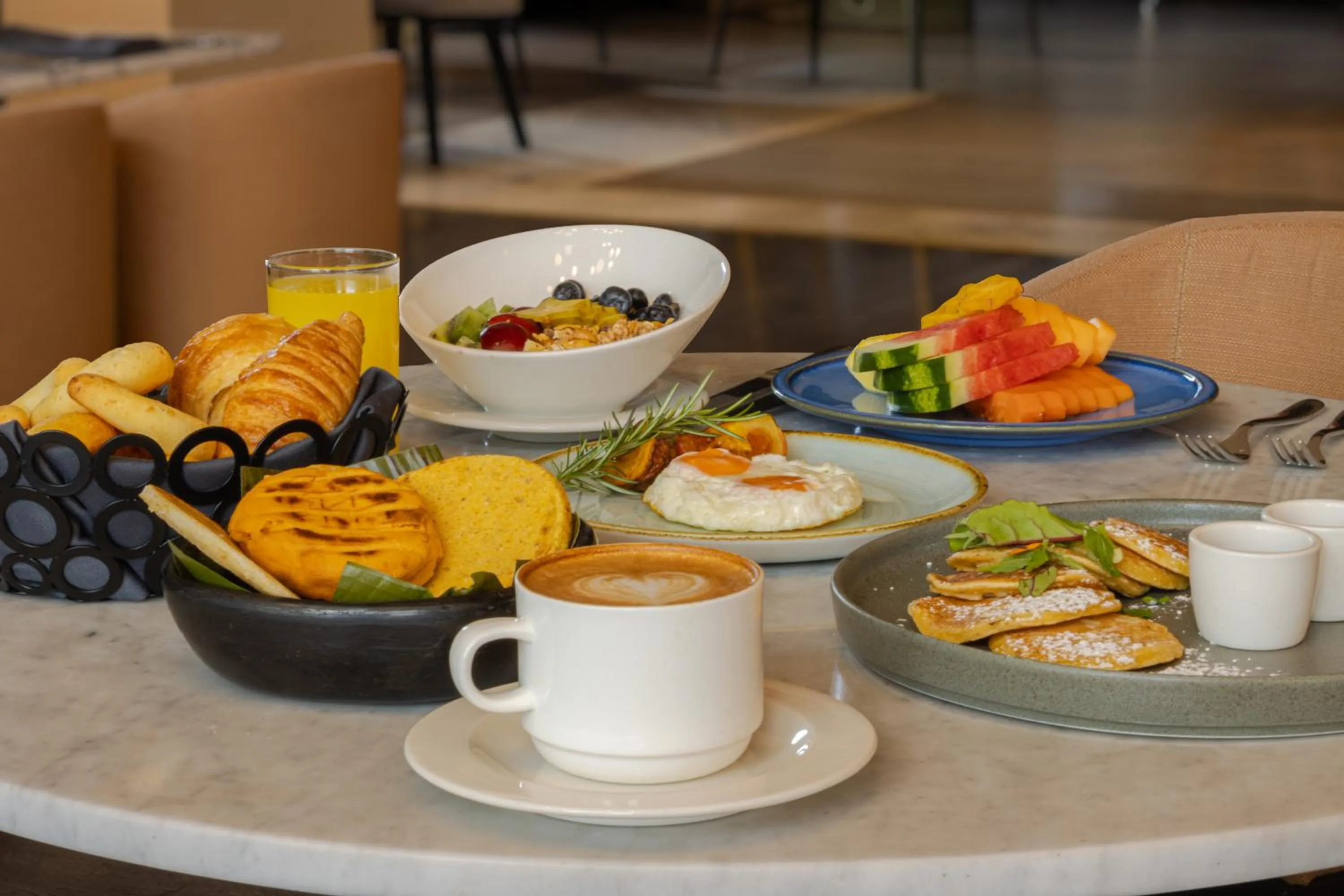 Restaurant/places to eat in Hilton Bogota Corferias