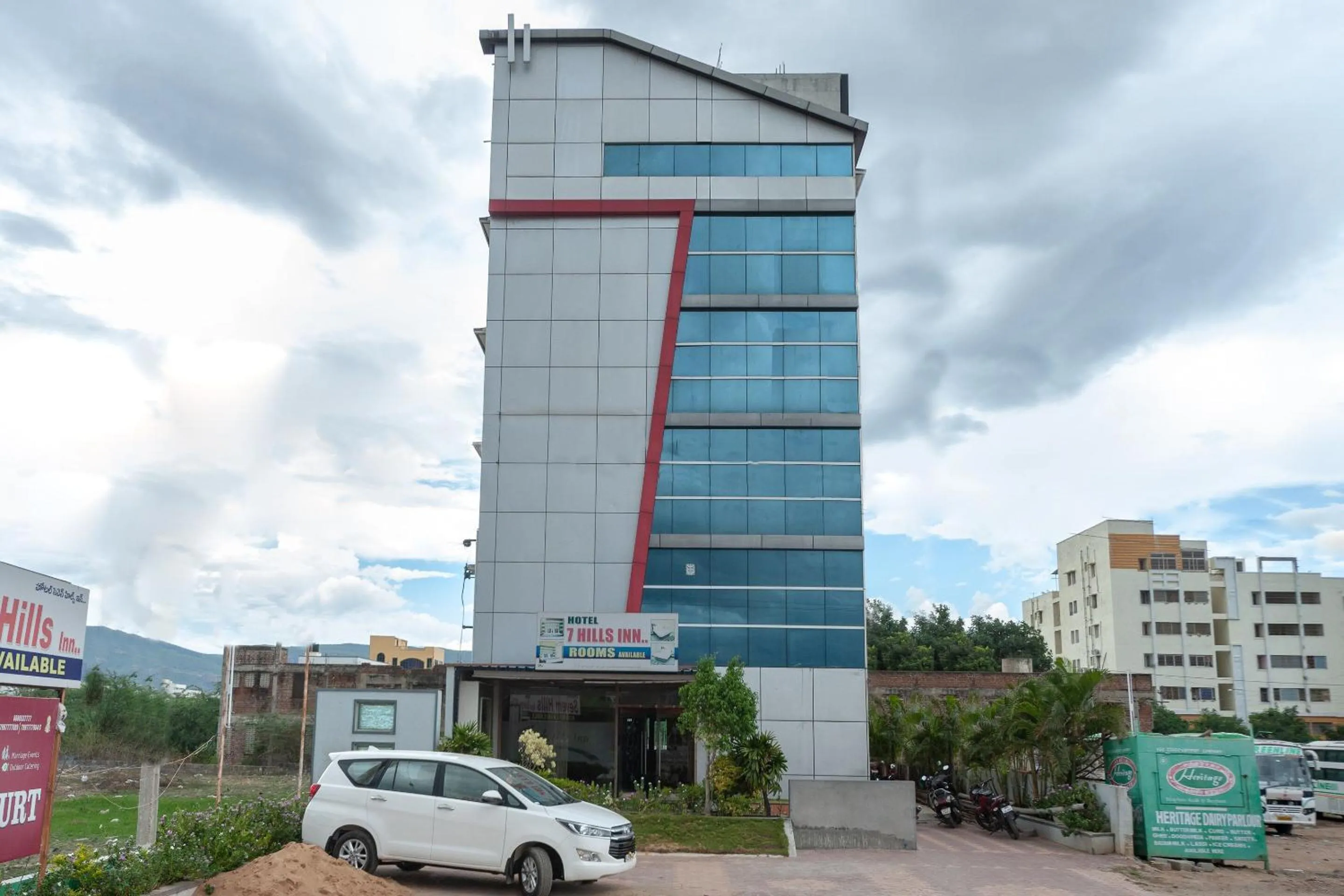 Facade/entrance in Collection O Seven Hills Inn