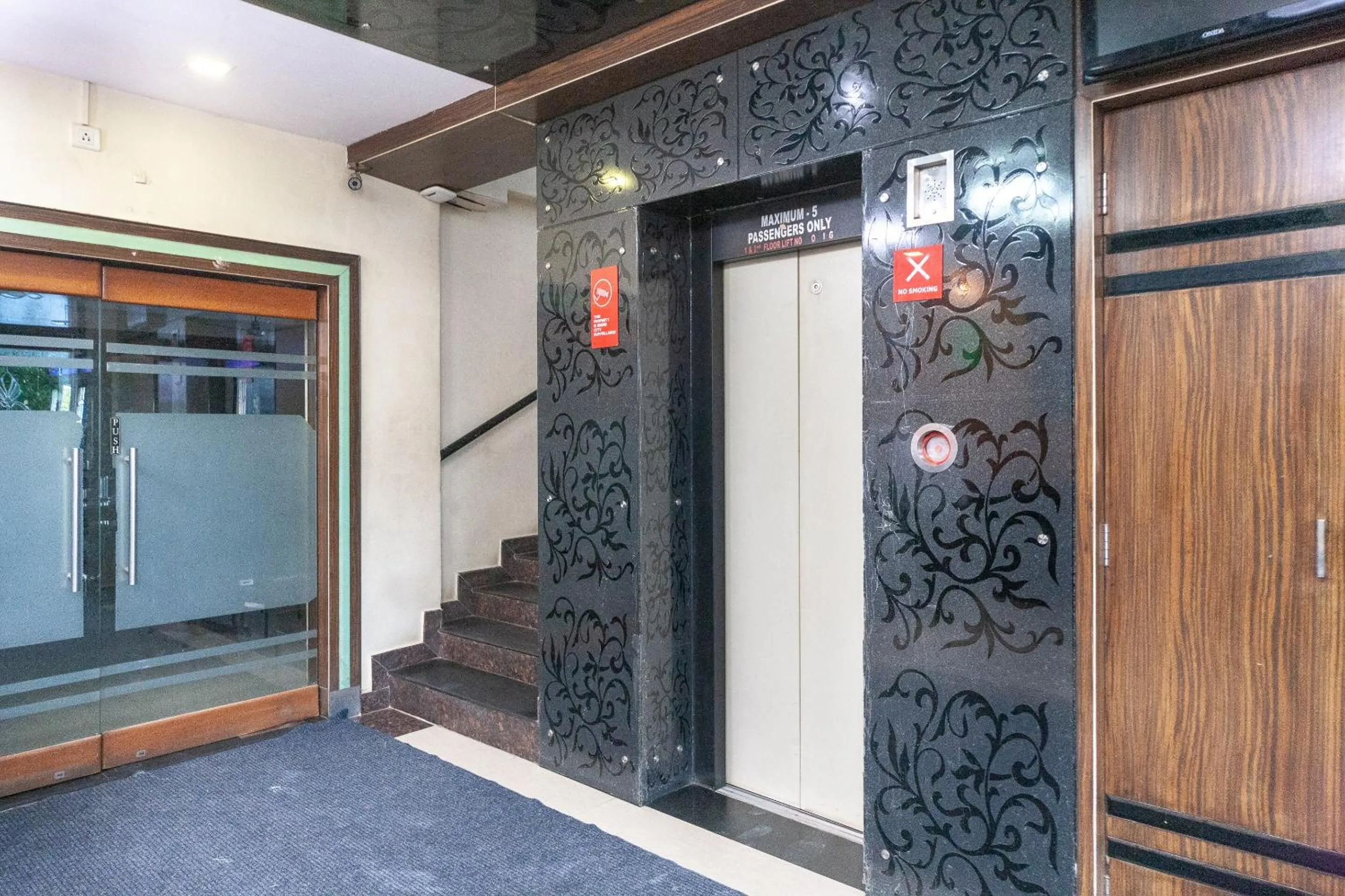 Facade/entrance in Collection O Seven Hills Inn