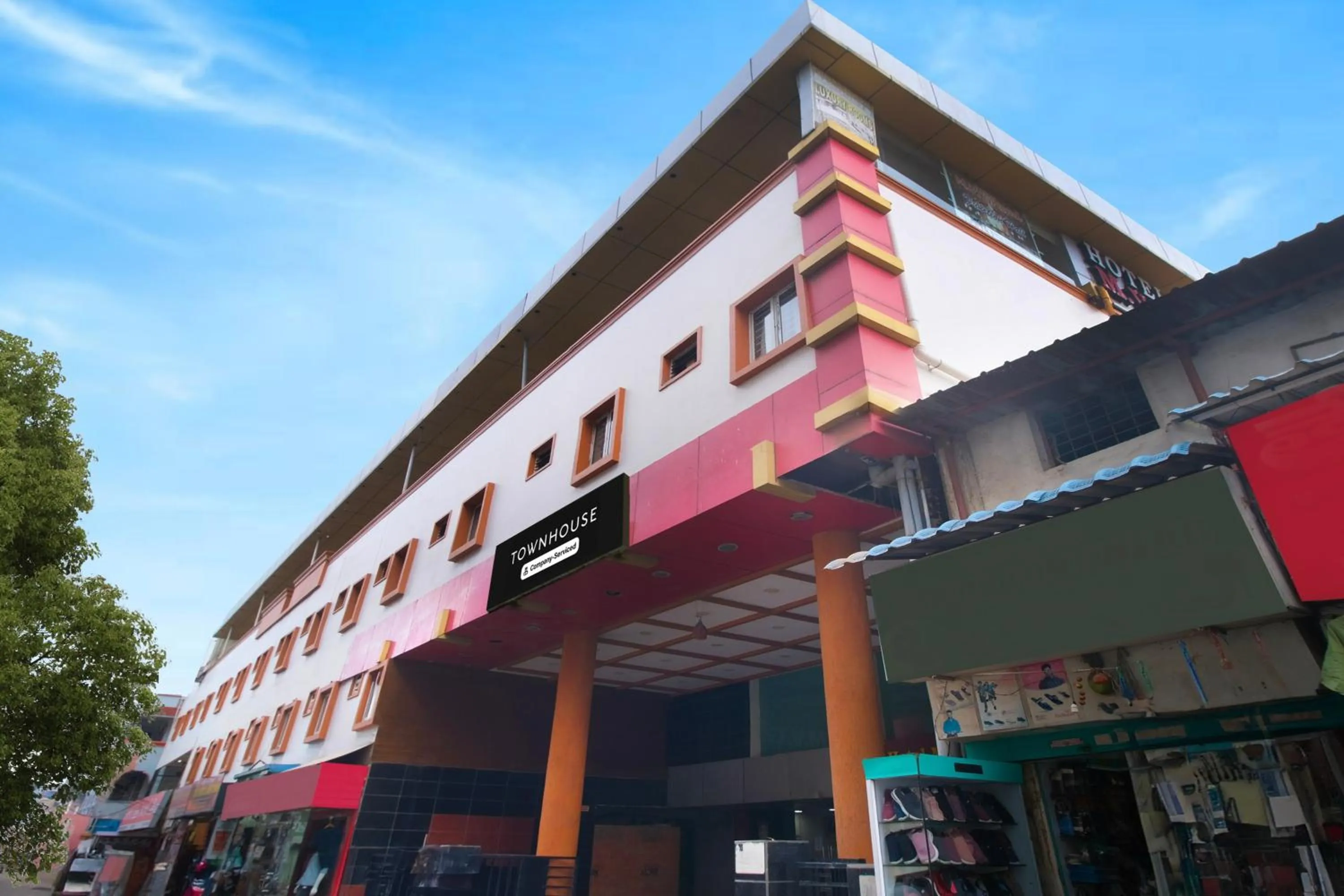 Facade/entrance in Super Townhouse Gajuwaka Near CMR Mall