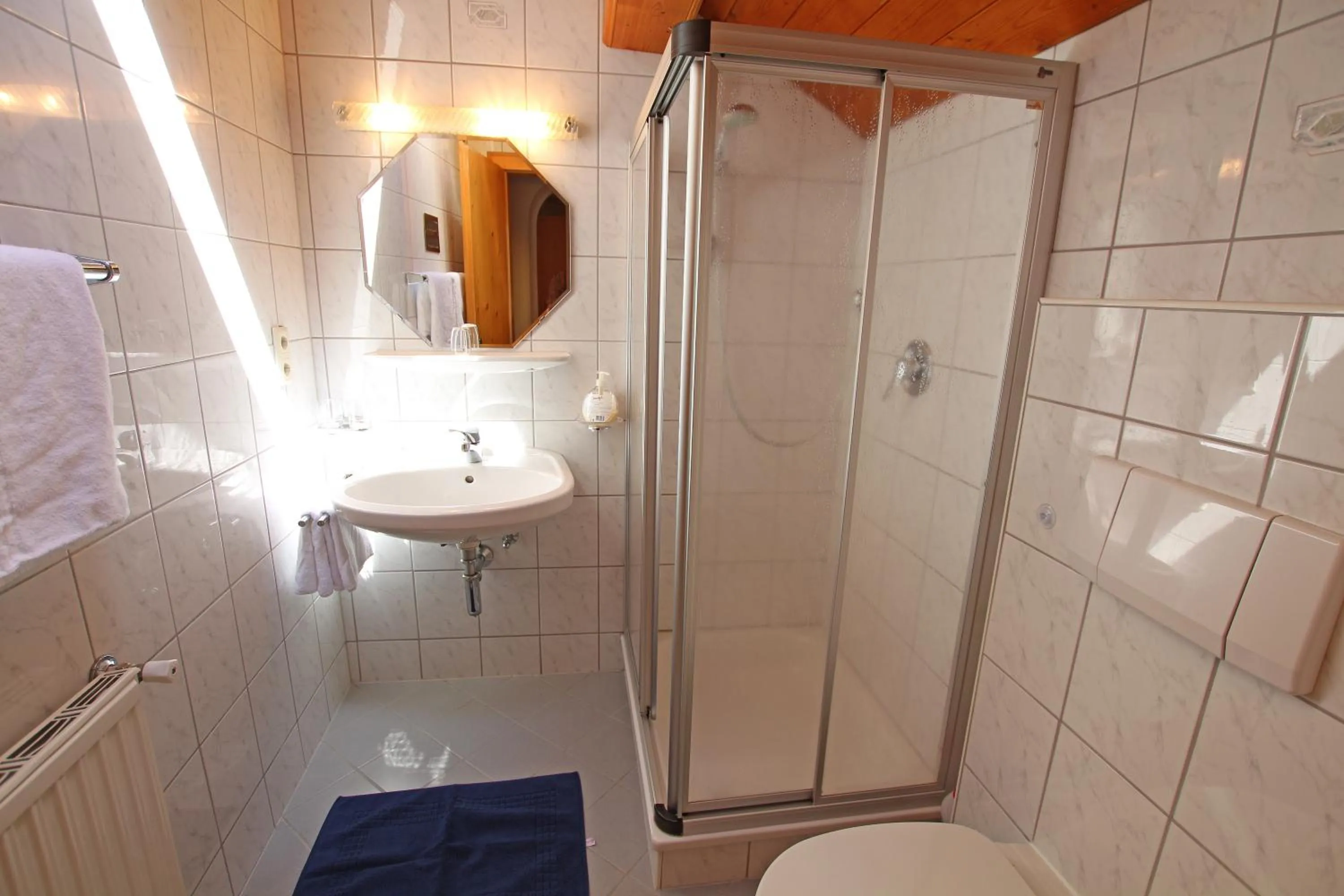 Bathroom in Gästeheim Anni Winkler