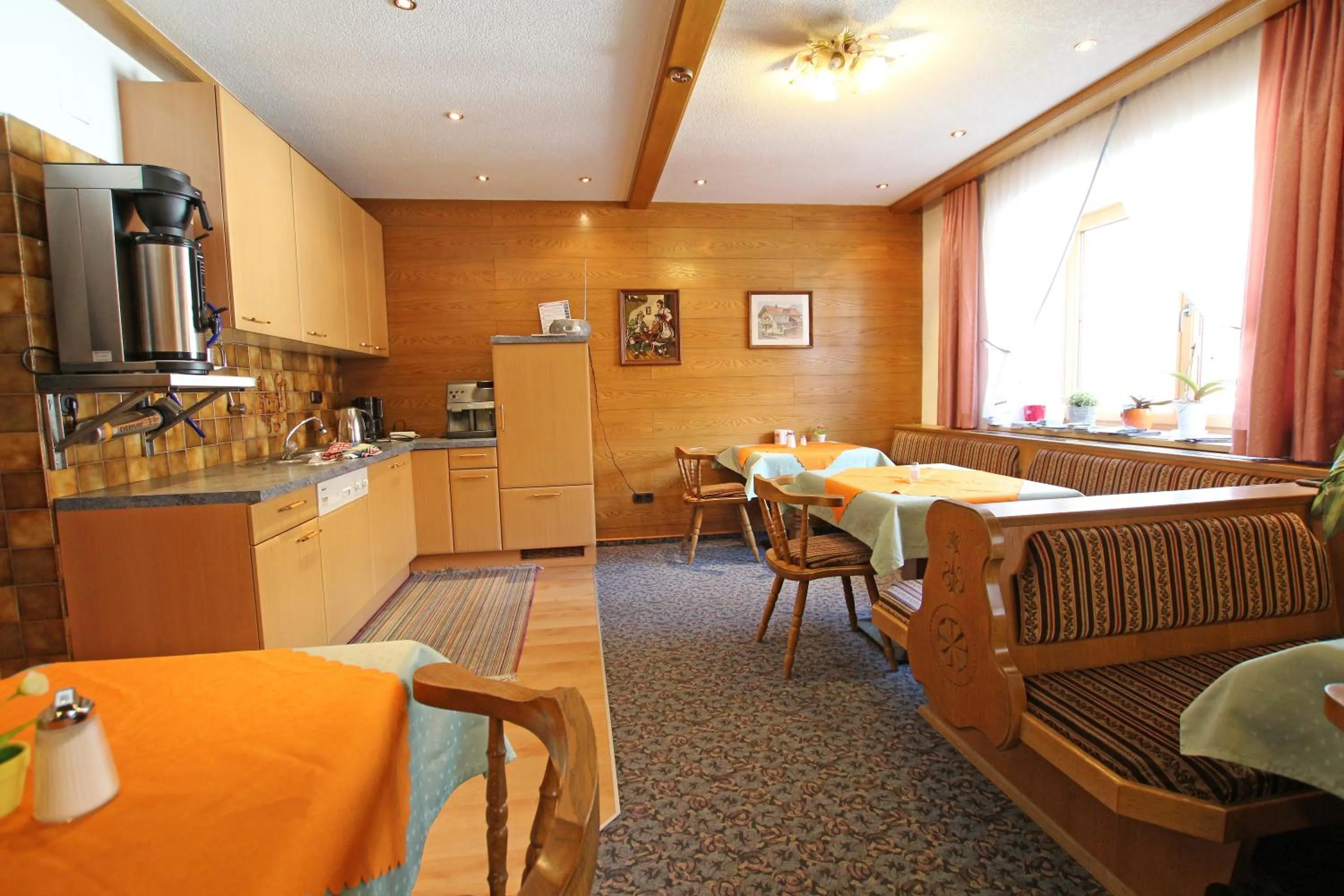 Restaurant/places to eat in Gästeheim Anni Winkler