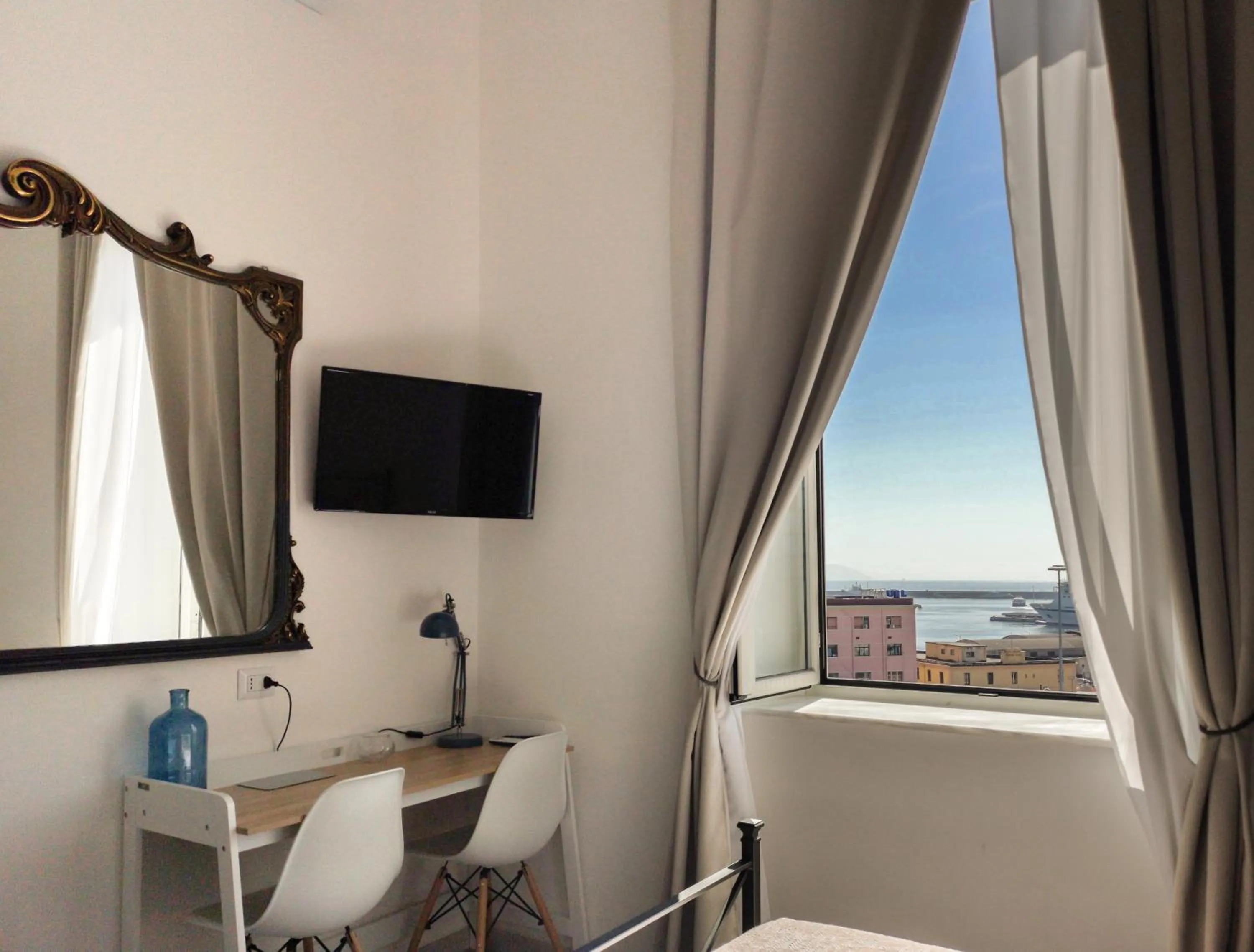 Photo of the whole room in Civico13