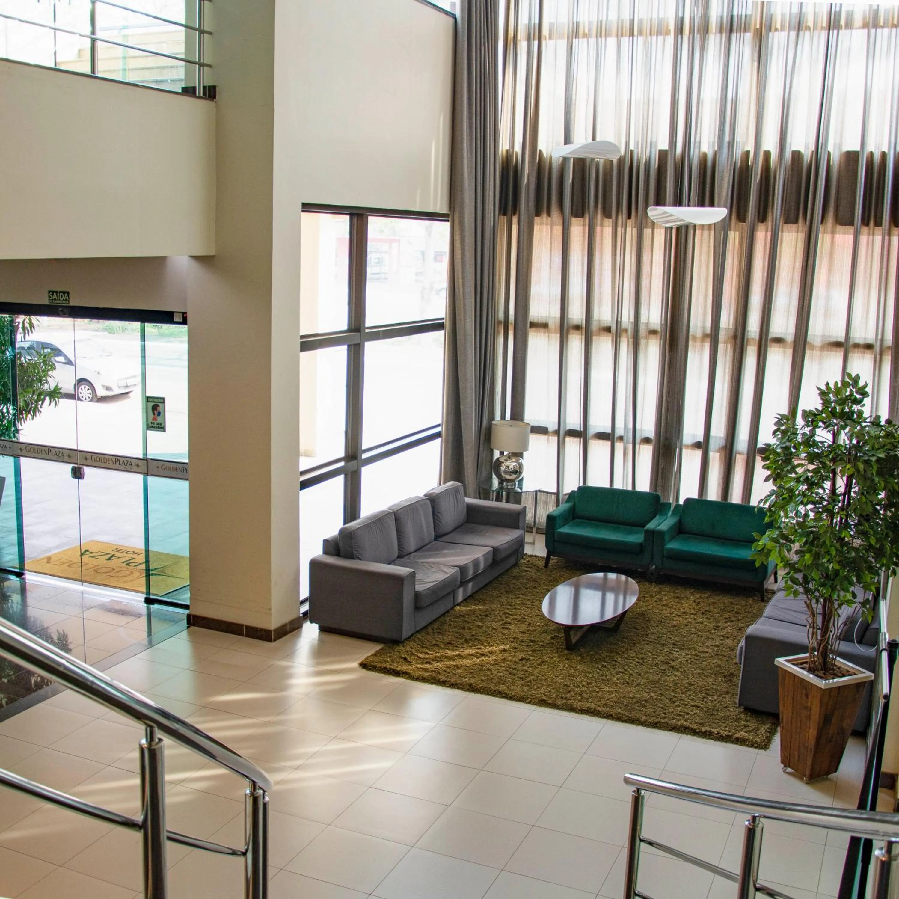 Living room in Golden Plaza Hotel