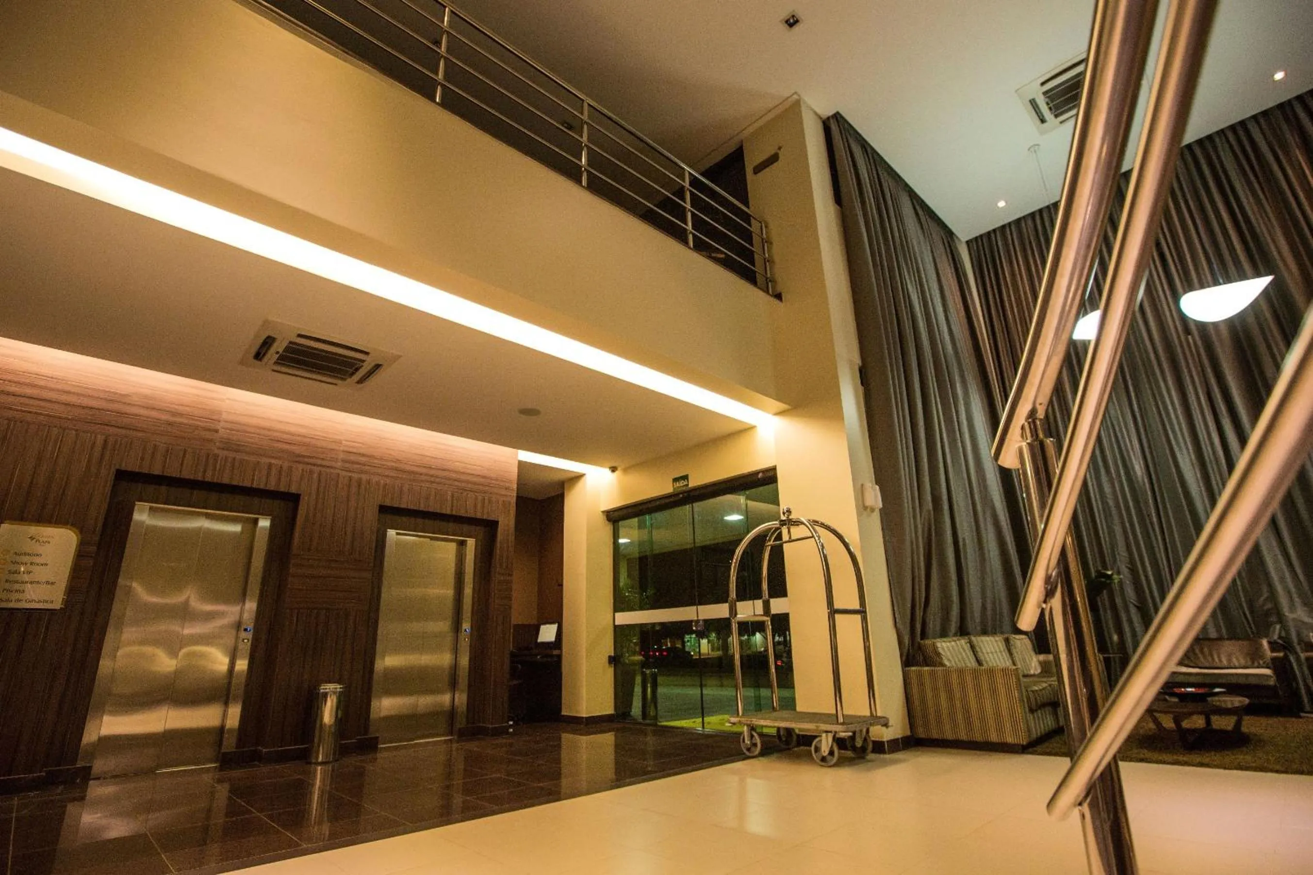 Facade/entrance in Golden Plaza Hotel