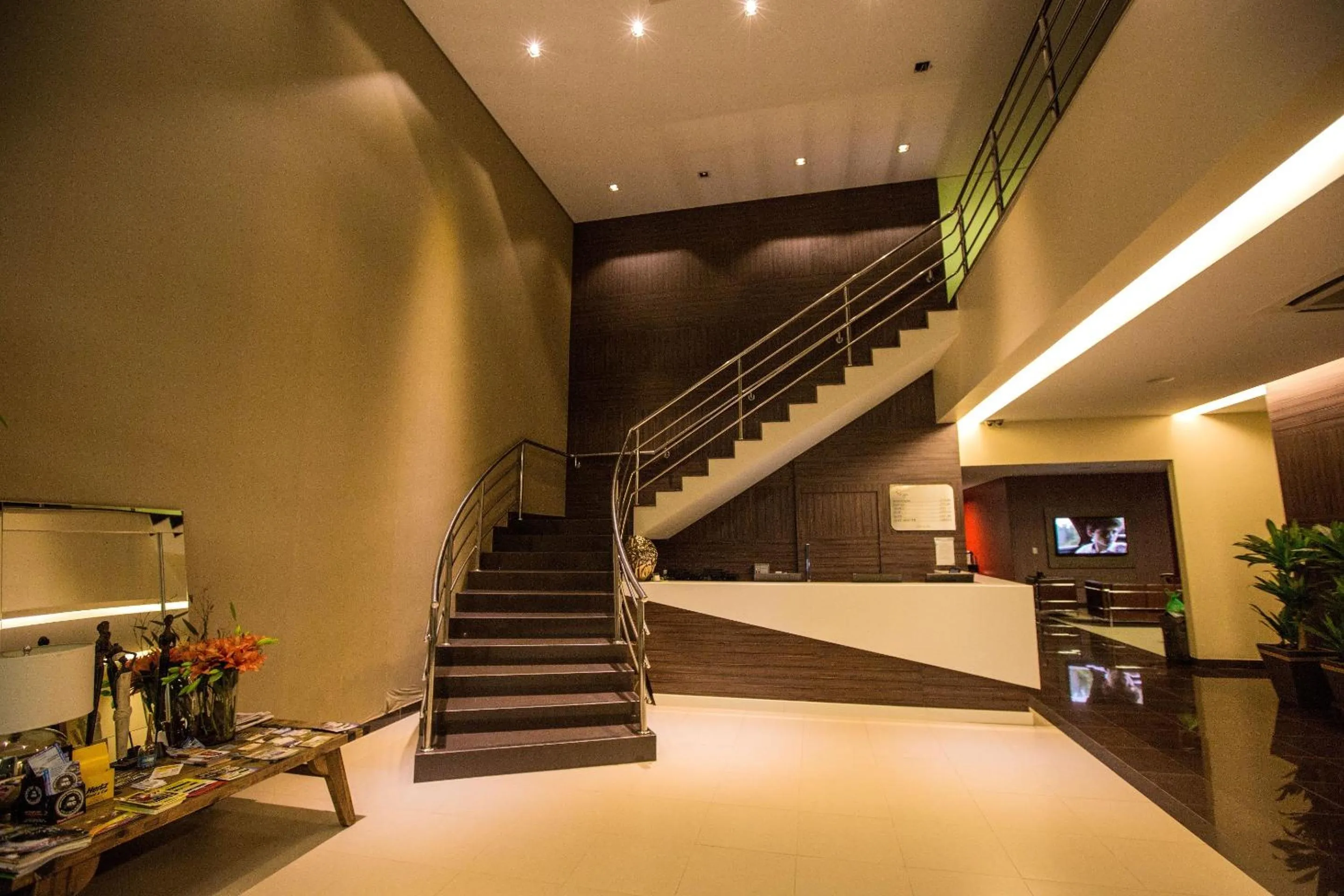 Lobby or reception in Golden Plaza Hotel