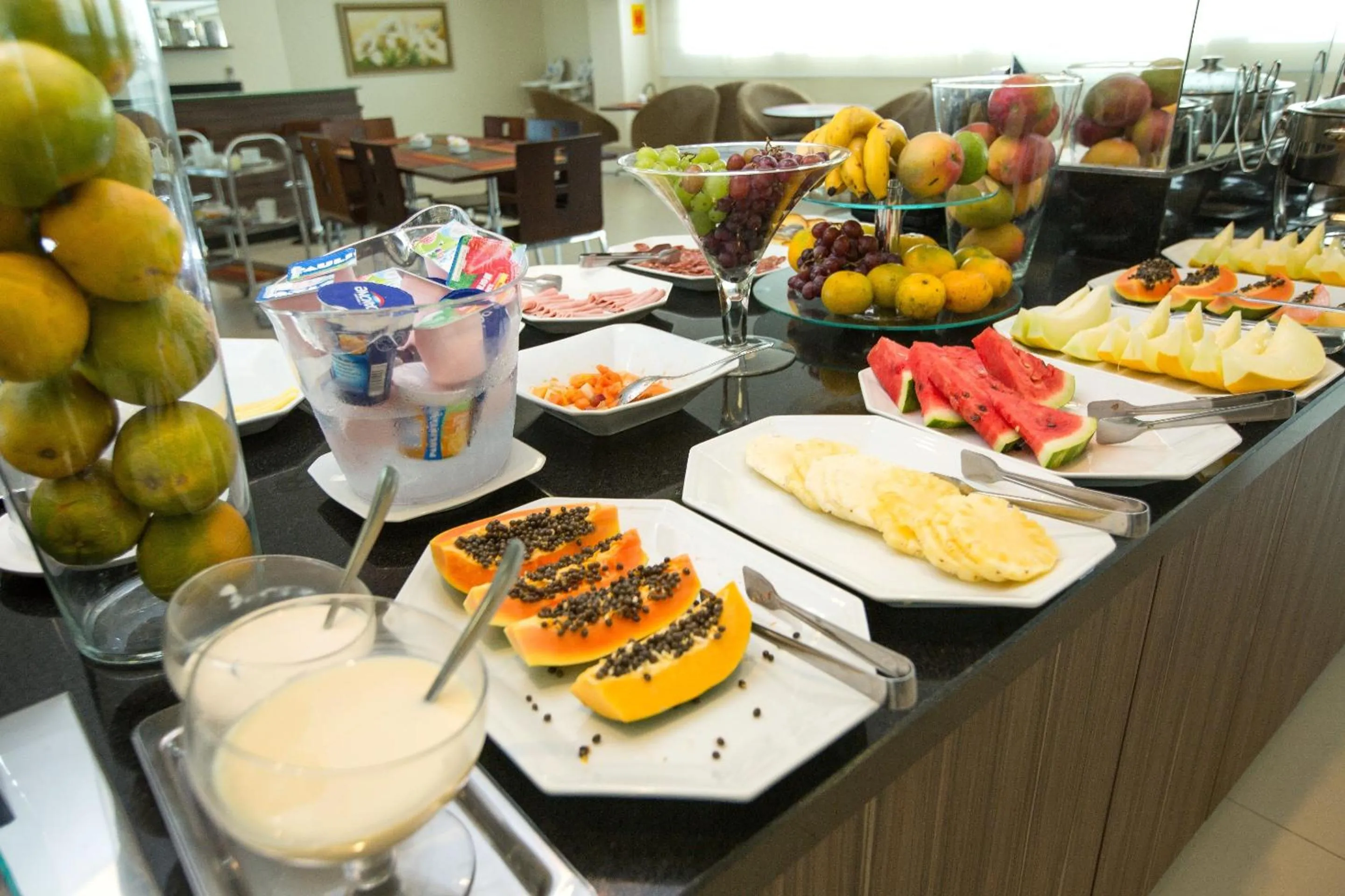 Restaurant/places to eat in Golden Plaza Hotel