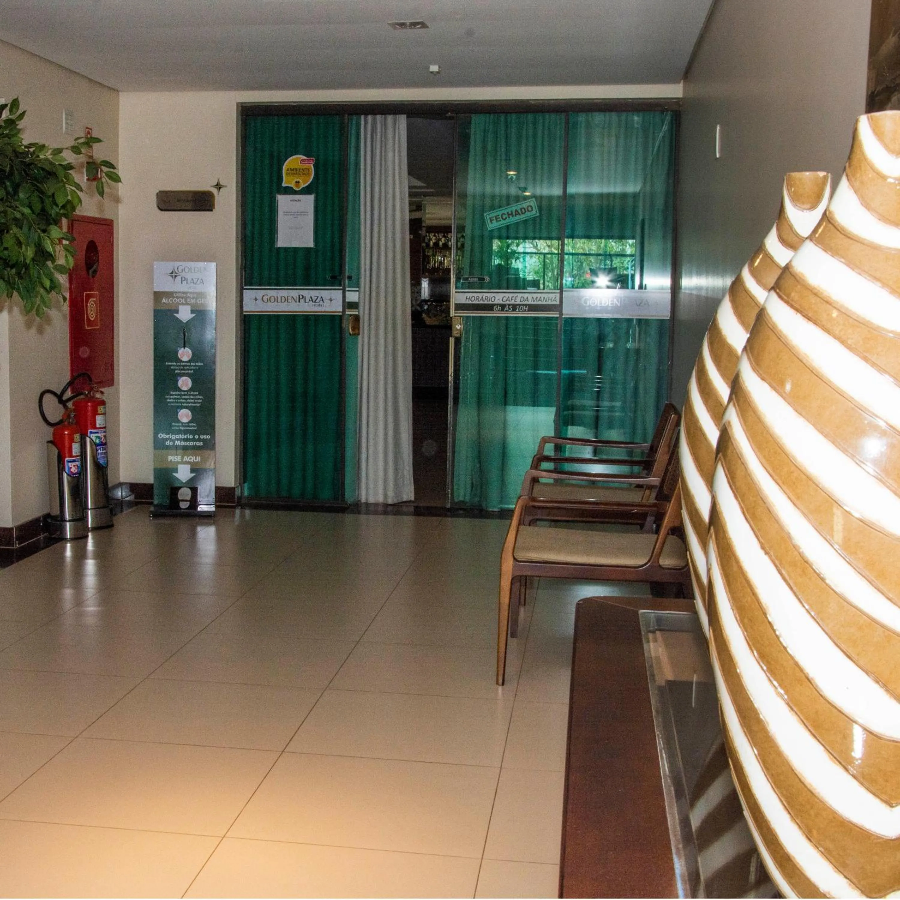 Lobby or reception in Golden Plaza Hotel