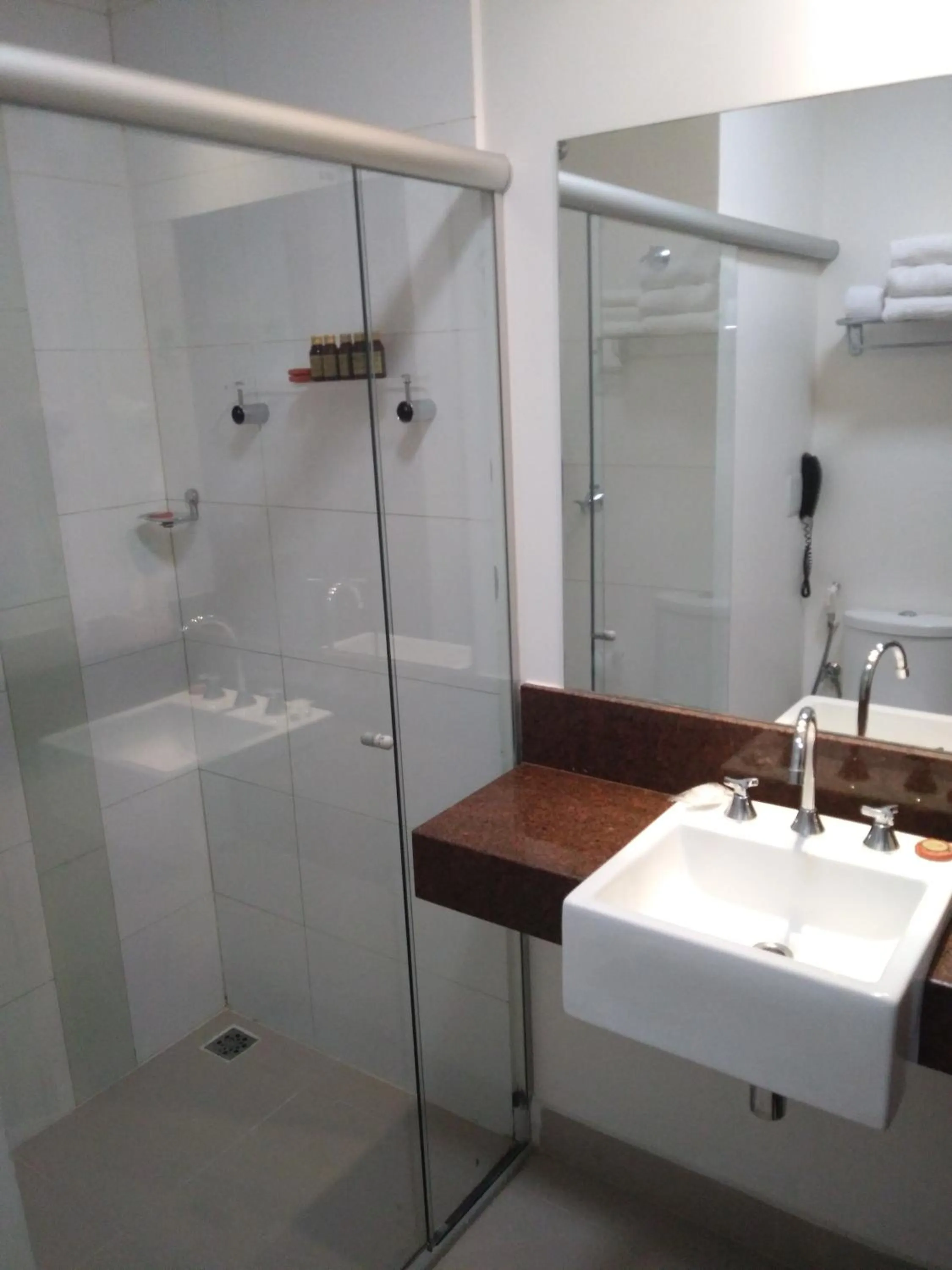 Bathroom in Golden Plaza Hotel