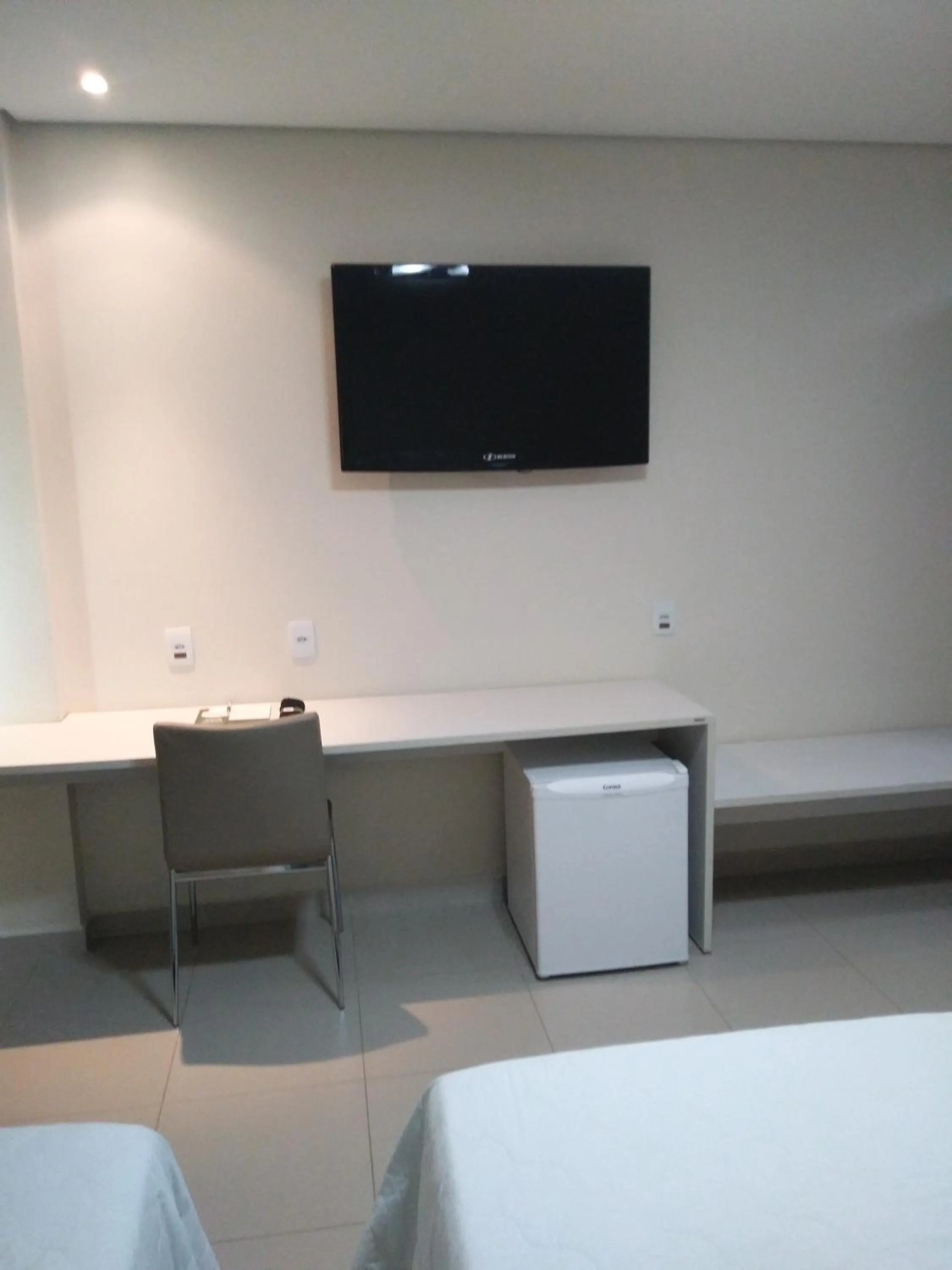 TV and multimedia, Bed in Golden Plaza Hotel