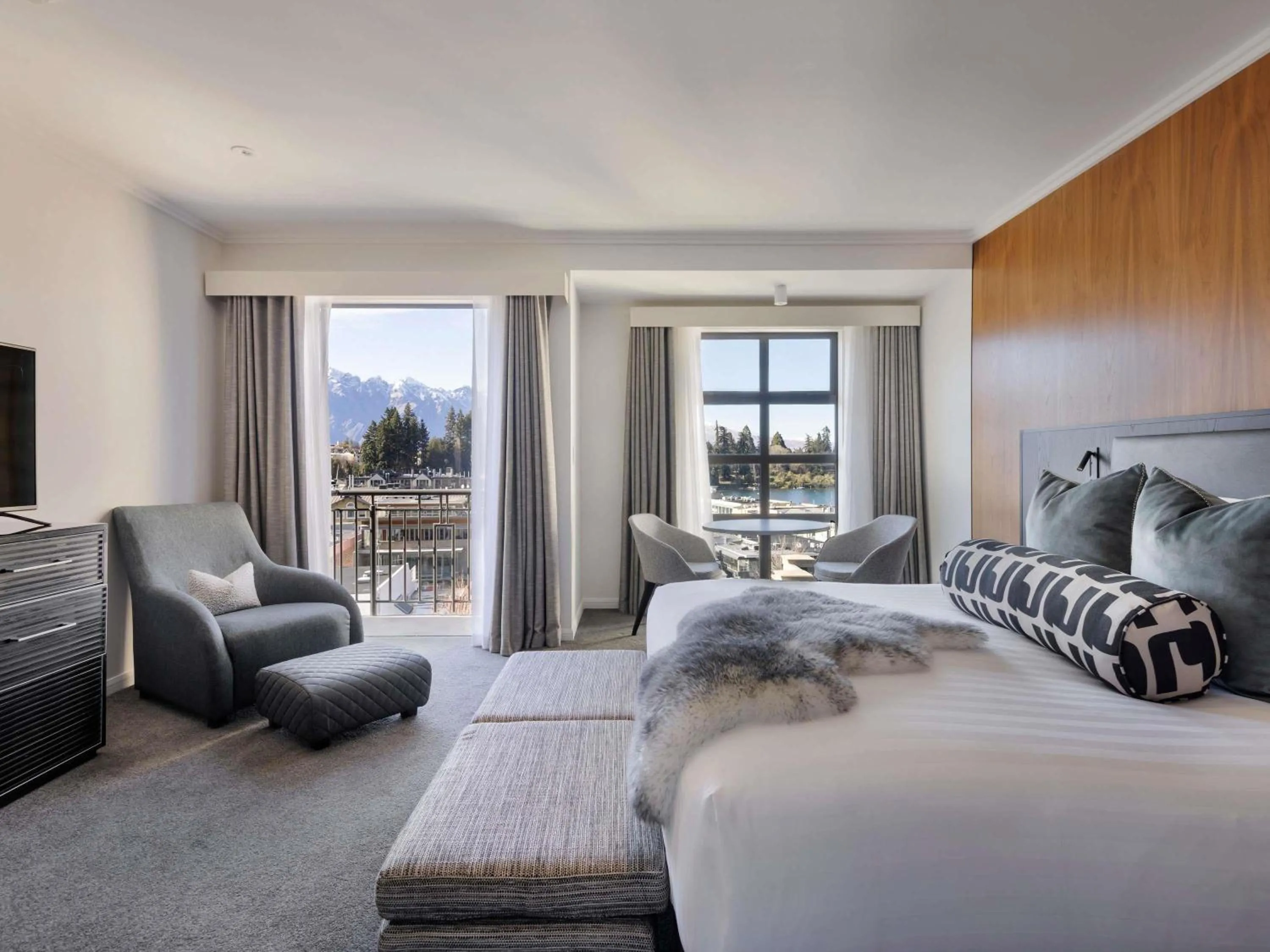 Bedroom, Bed in Sofitel Queenstown Hotel & Spa