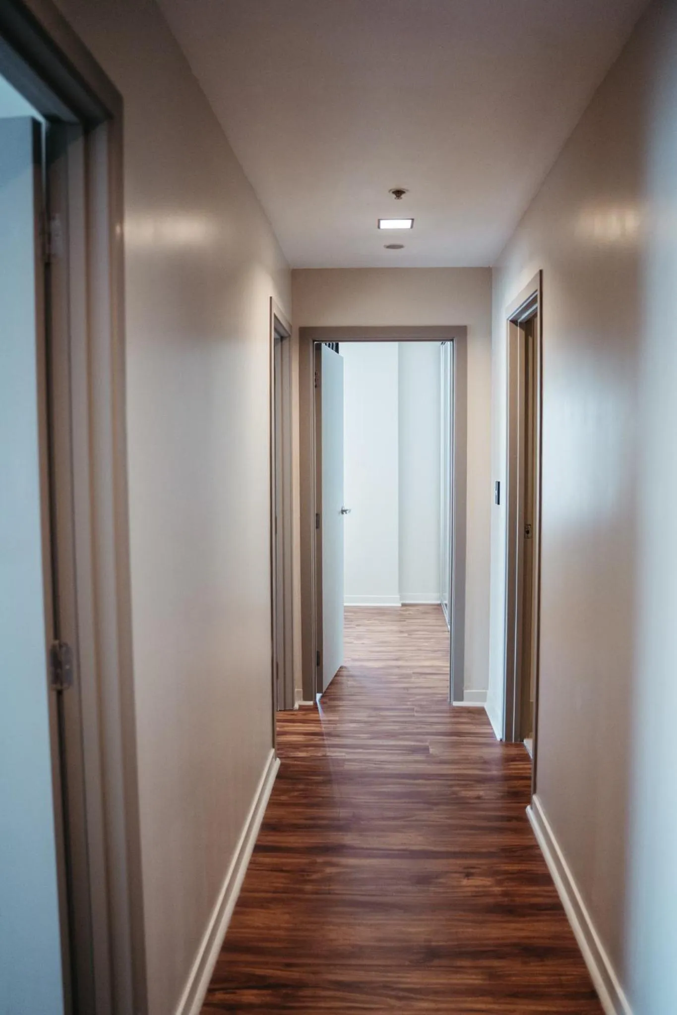 Bedroom in Auckland City Hotel - Hobson St
