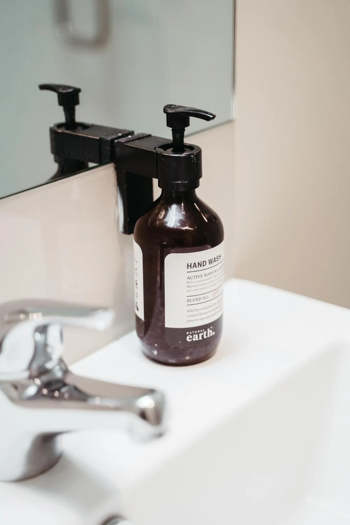 Bathroom in Auckland City Hotel - Hobson St