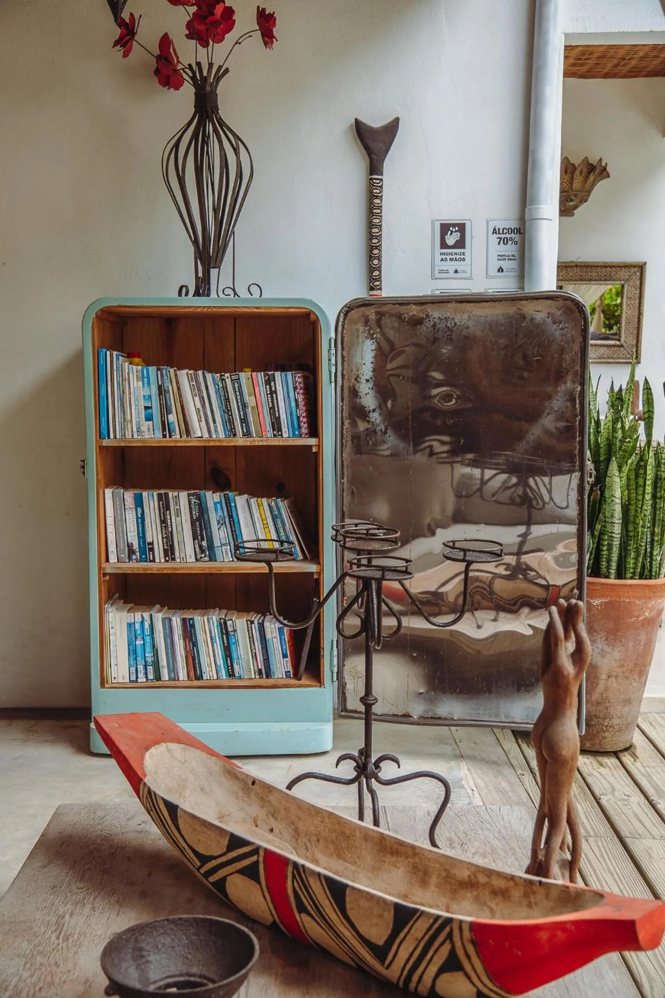 Library in Pousada Encantada