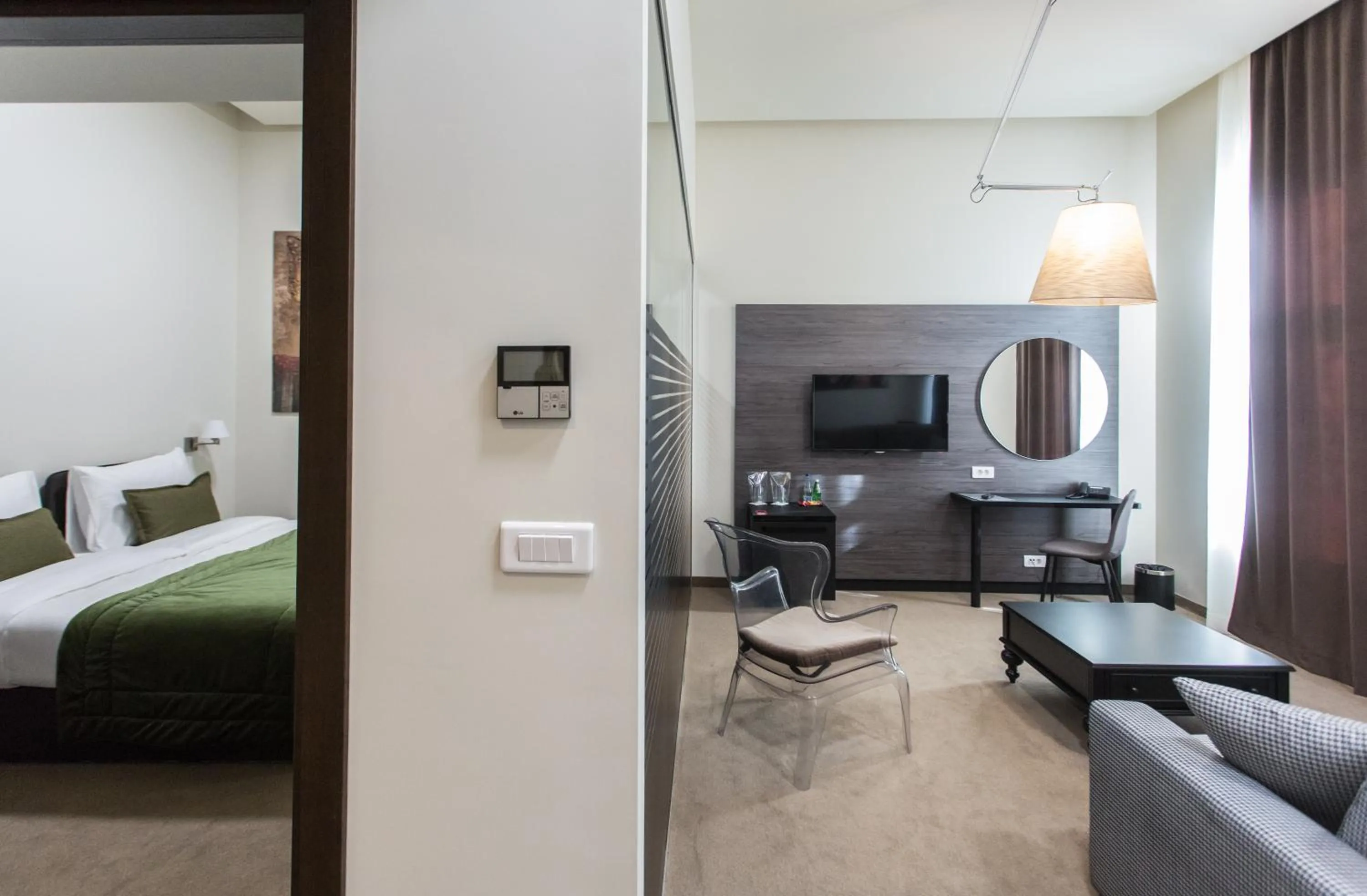 Living room, Bed in Hotel Grand Hedonist