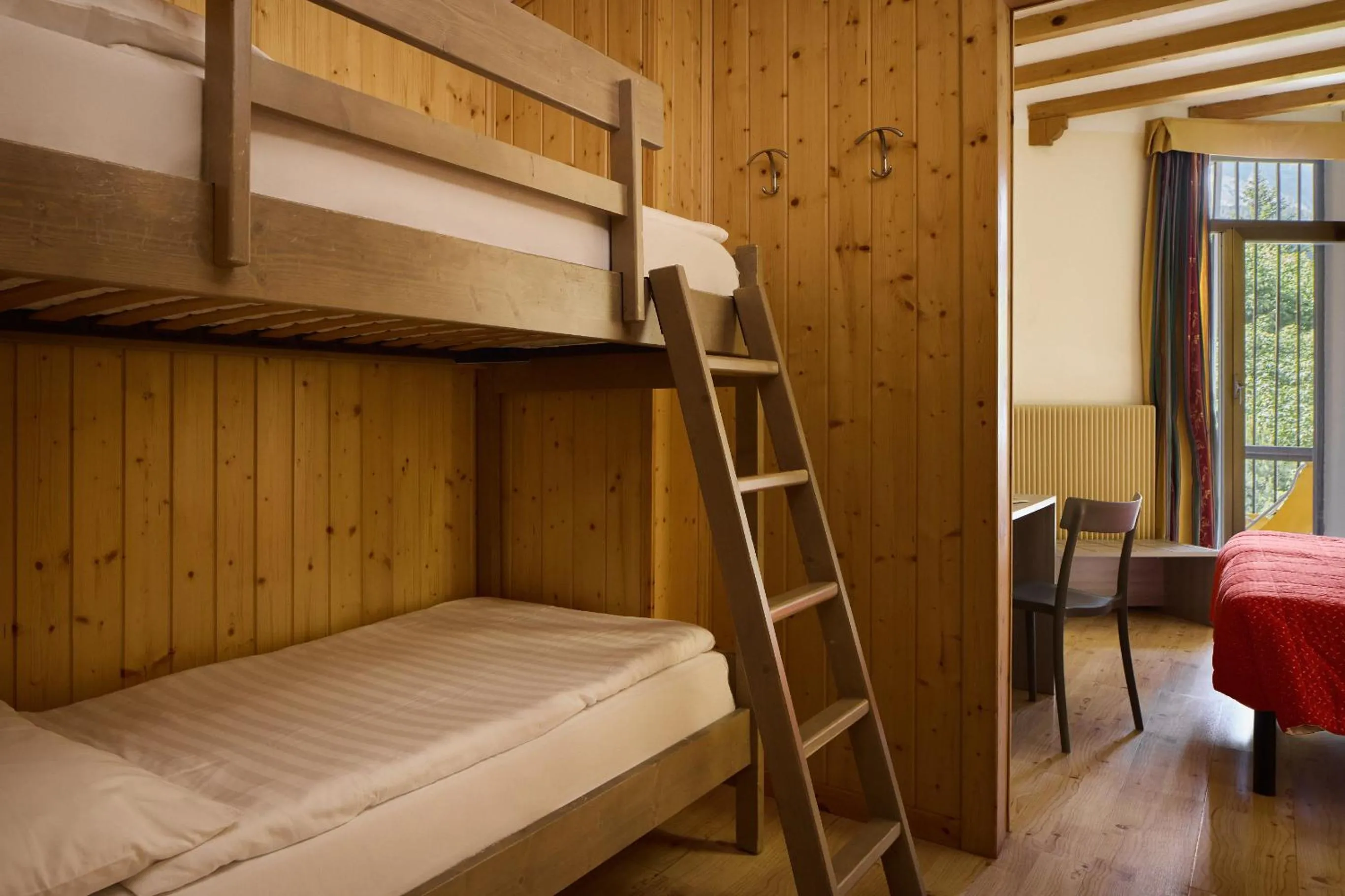 bunk bed, Bed in Hotel Portavescovo