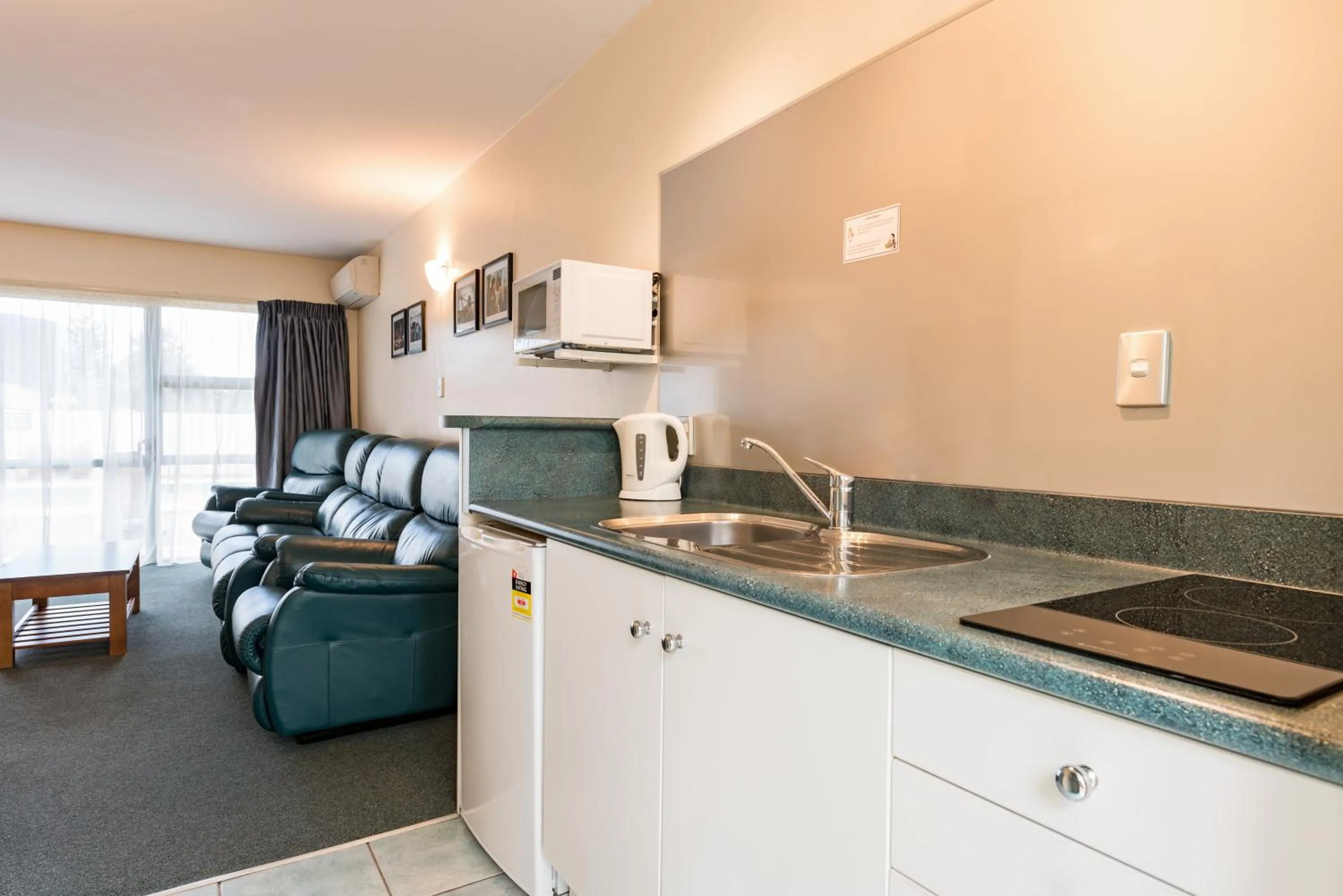 Coffee/tea facilities in Te Tiriti Motel