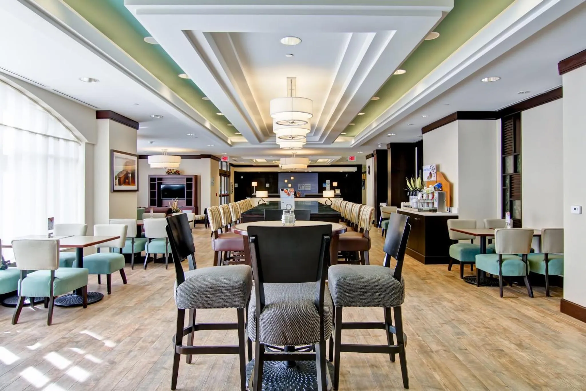 Breakfast in Holiday Inn Express Hotel & Suites Waterloo - St. Jacobs Area, an IHG Hotel