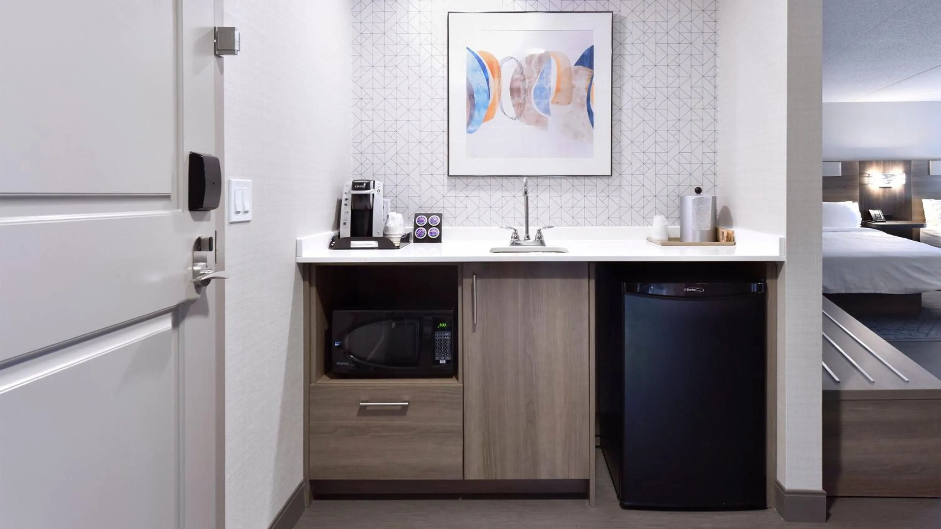 Photo of the whole room, Bed in Holiday Inn Express Hotel & Suites Waterloo - St. Jacobs Area, an IHG Hotel