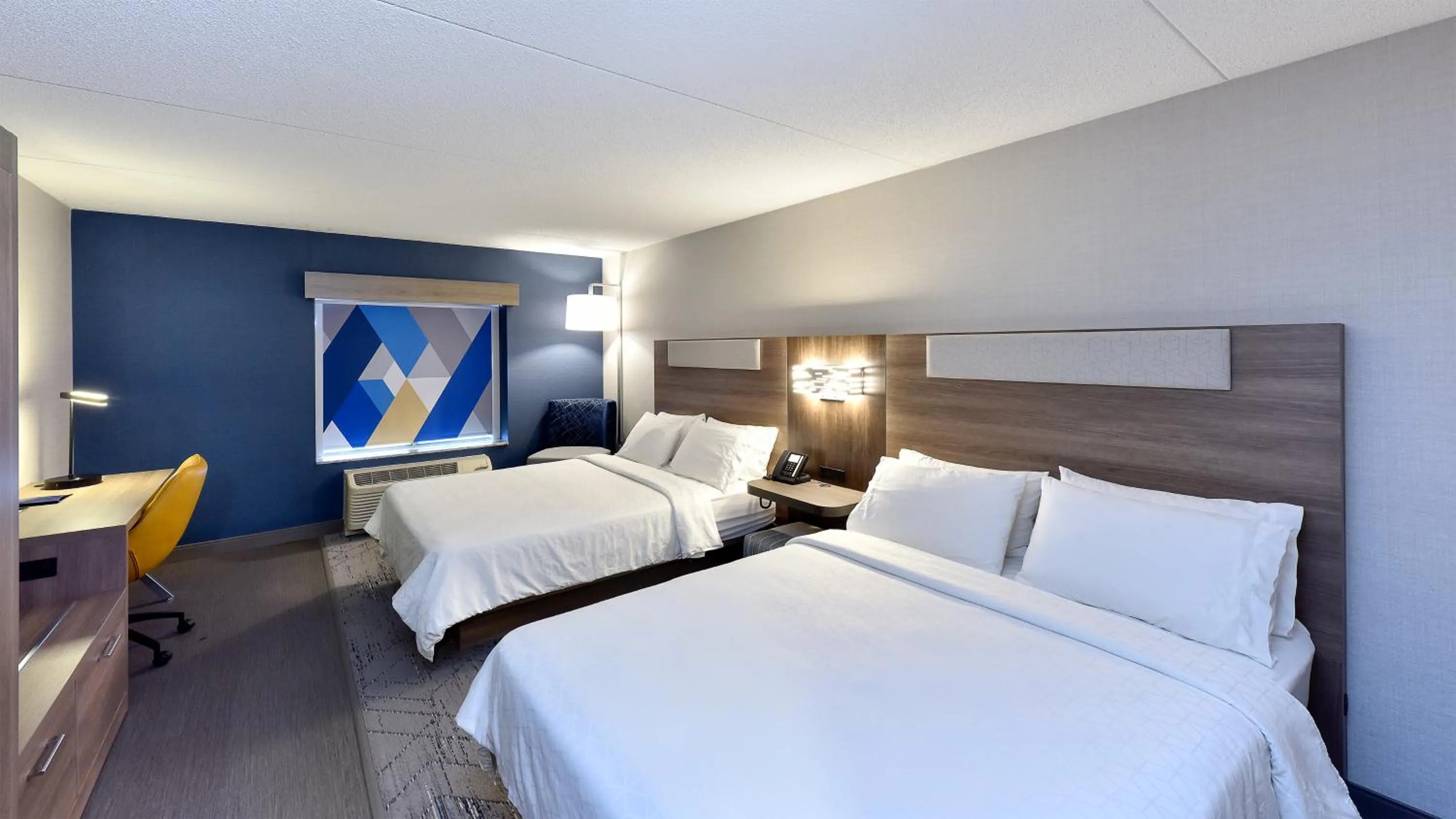Bed in Holiday Inn Express Hotel & Suites Waterloo - St. Jacobs Area, an IHG Hotel