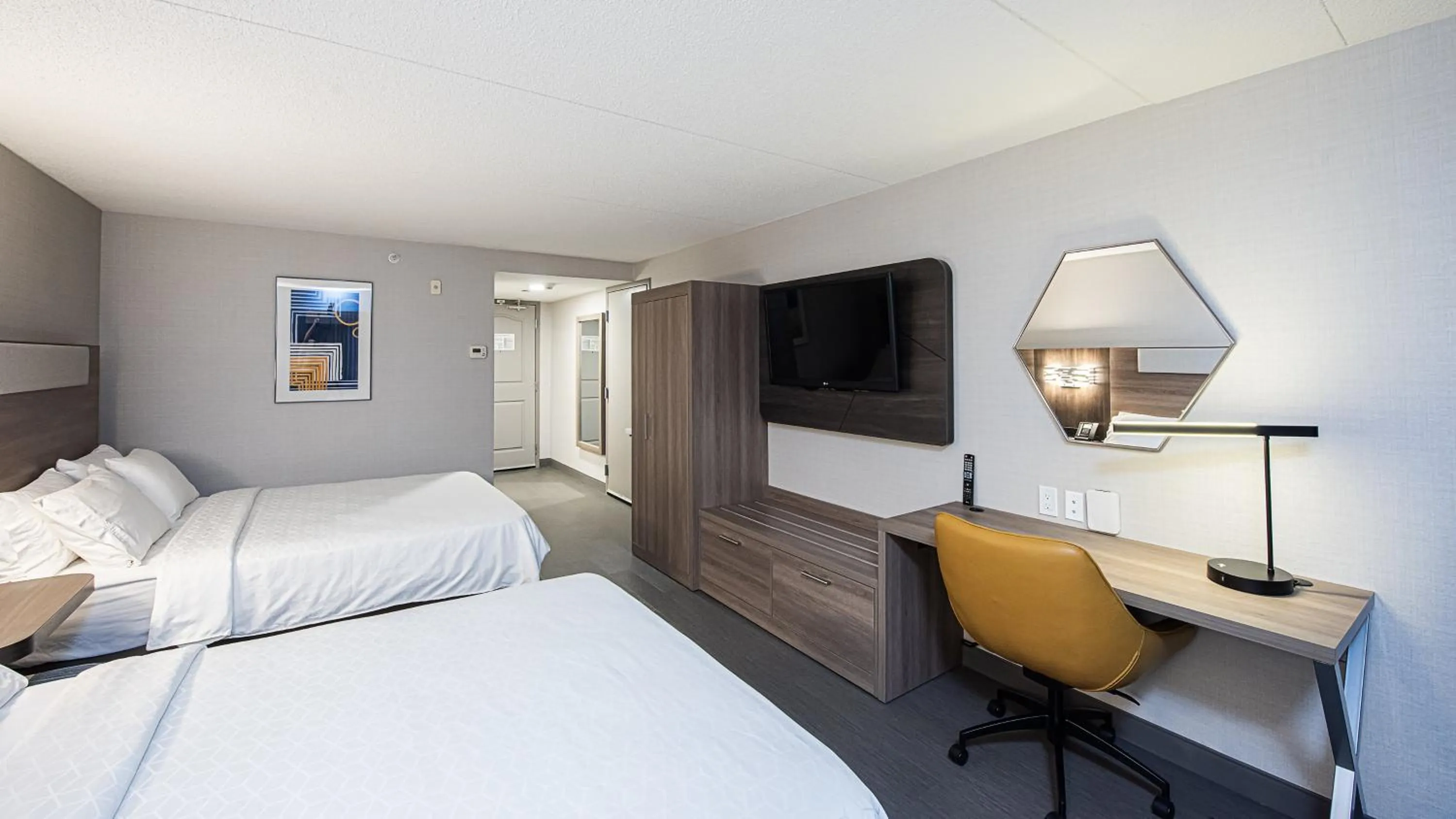 Photo of the whole room, Bed in Holiday Inn Express Hotel & Suites Waterloo - St. Jacobs Area, an IHG Hotel