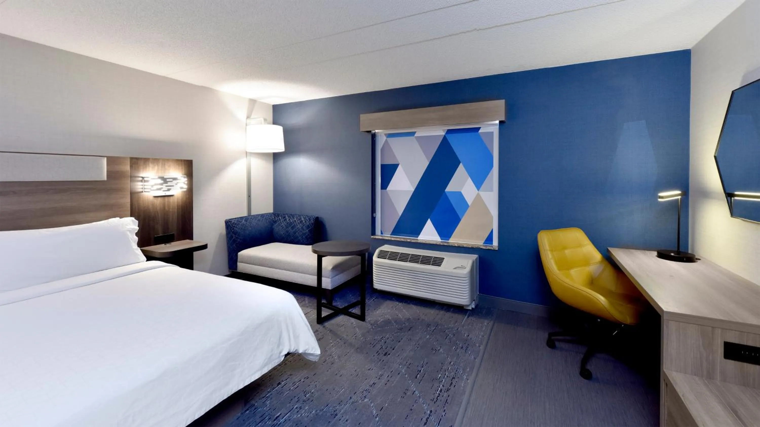 Photo of the whole room, Bed in Holiday Inn Express Hotel & Suites Waterloo - St. Jacobs Area, an IHG Hotel