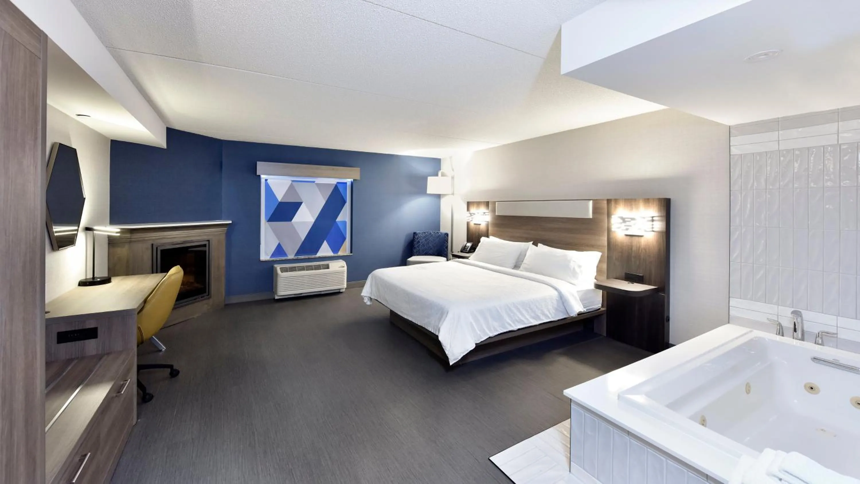 Photo of the whole room, Bed in Holiday Inn Express Hotel & Suites Waterloo - St. Jacobs Area, an IHG Hotel