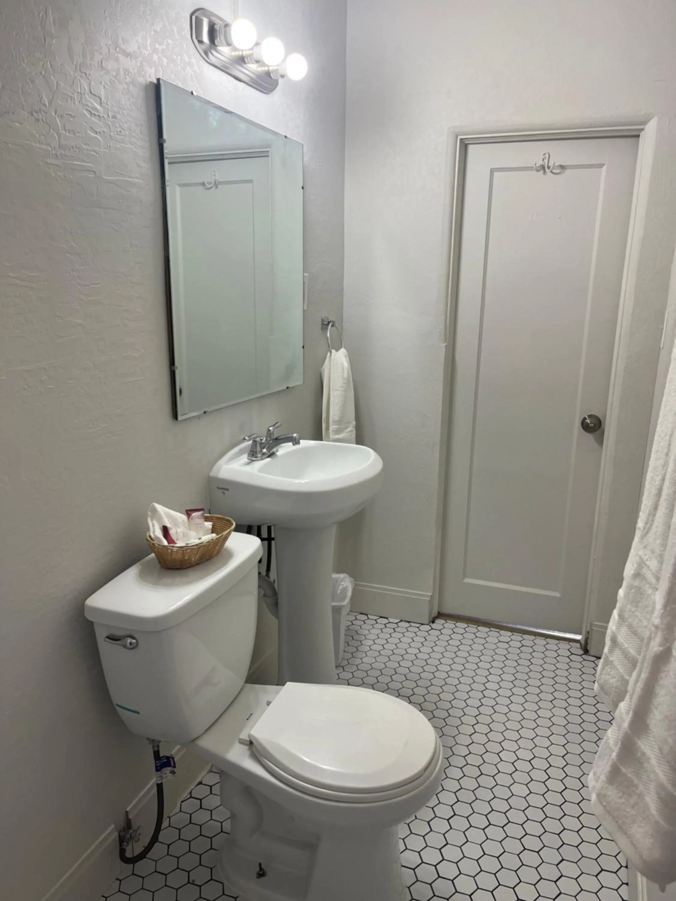 Bed in Arizona 9 Motor Hotel