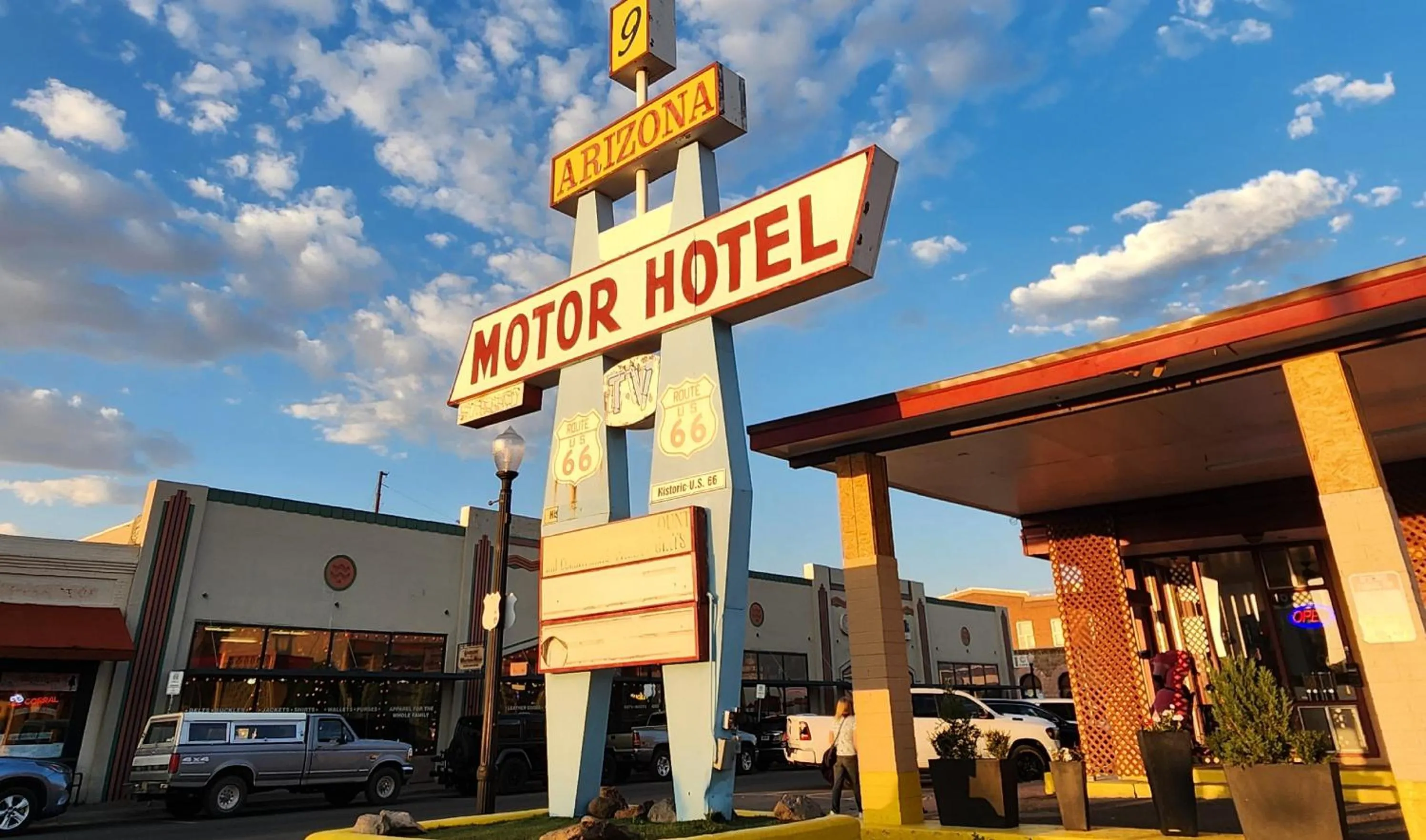 Property building in Arizona 9 Motor Hotel