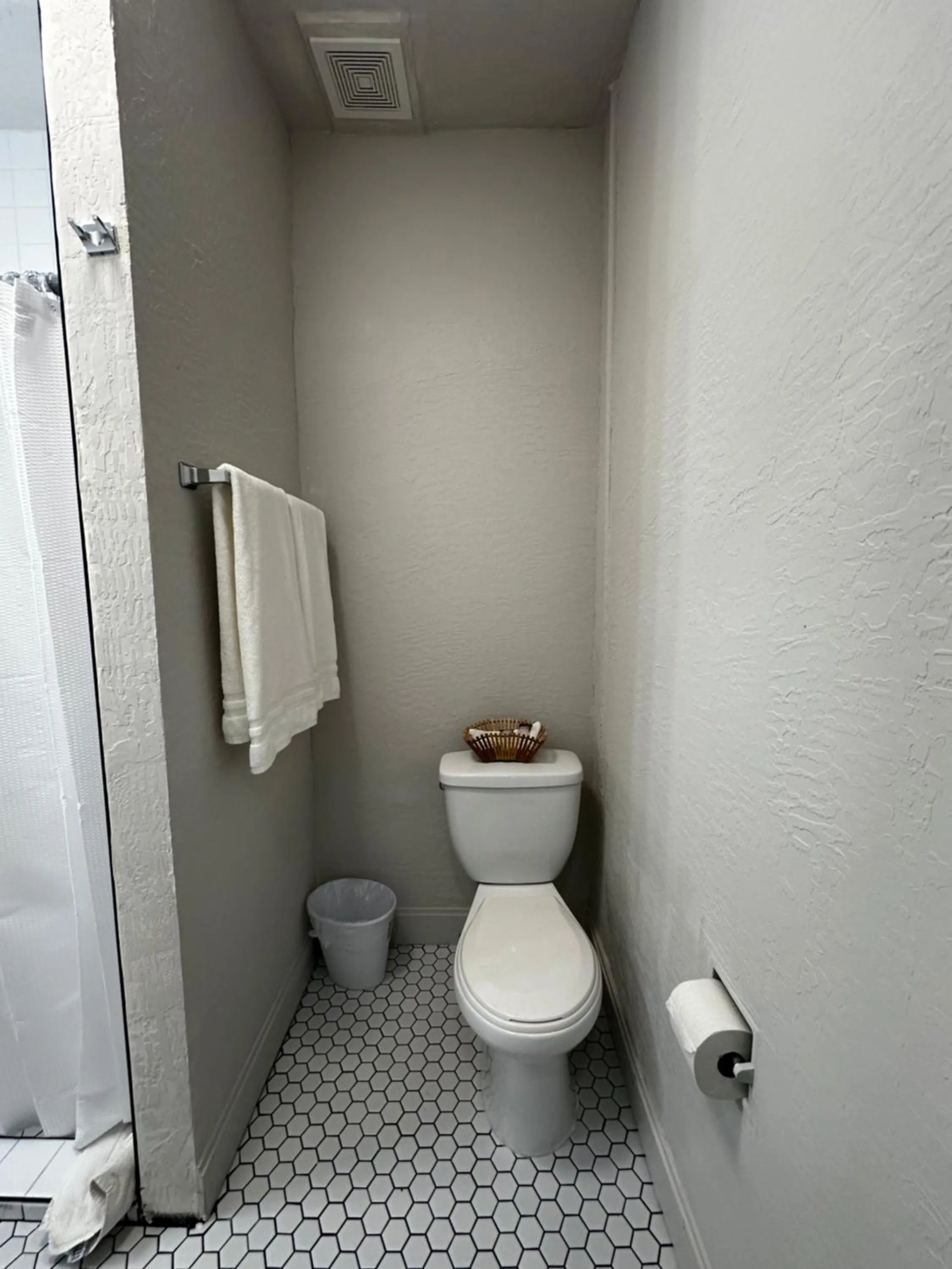 Bathroom in Arizona 9 Motor Hotel