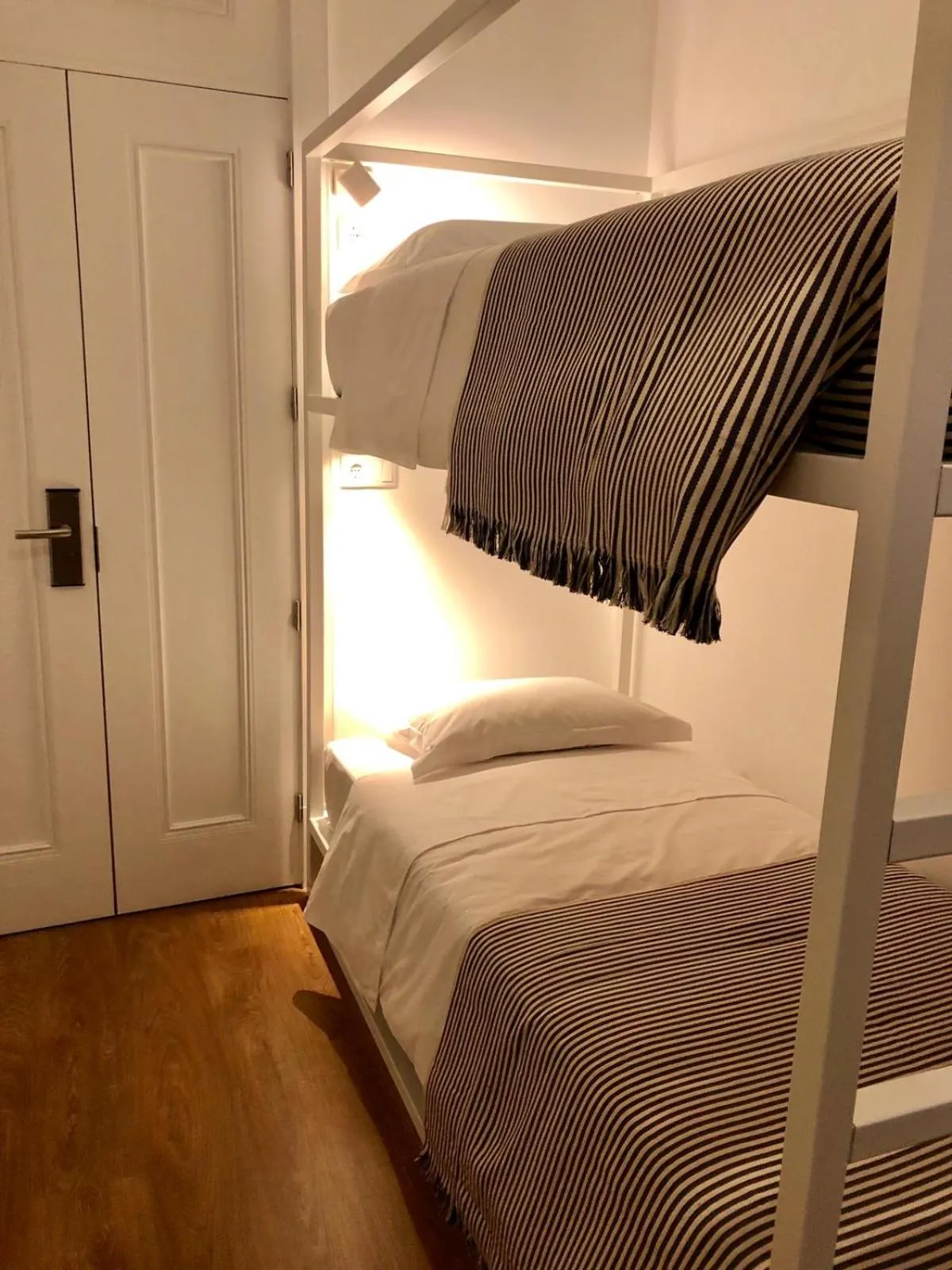 Bed in Alameda Exclusive House