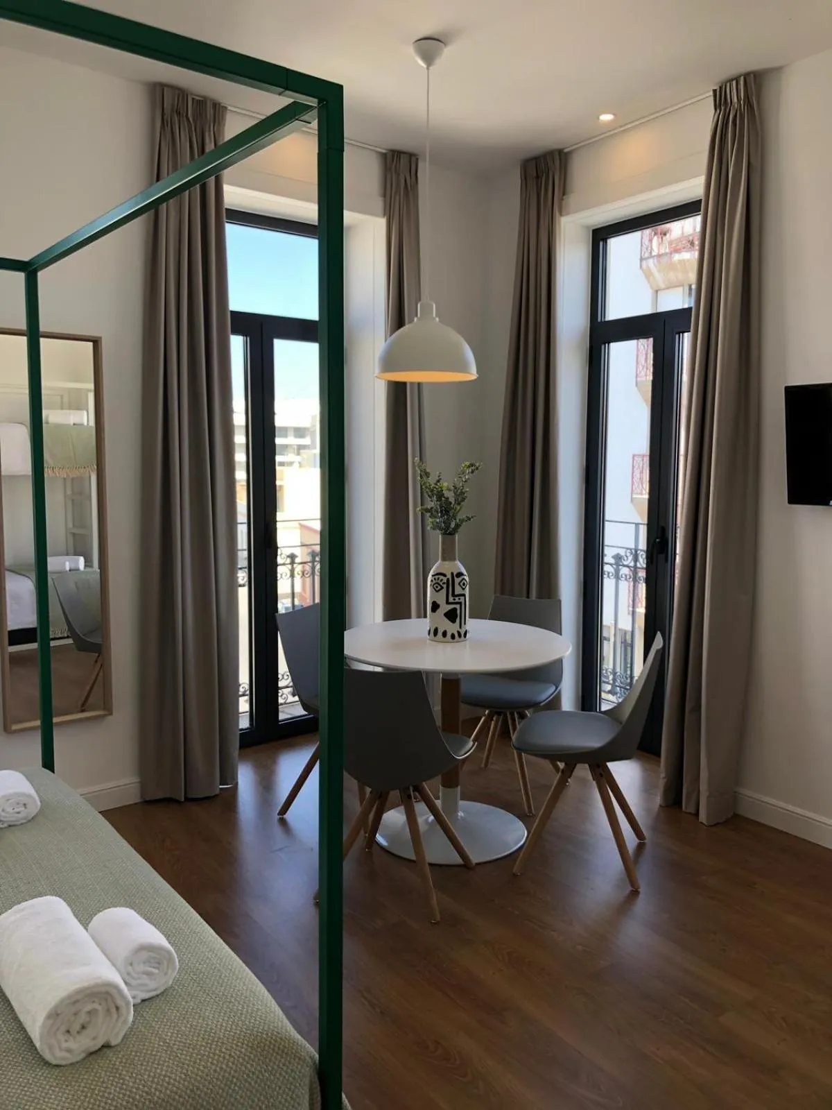 Bed in Alameda Exclusive House