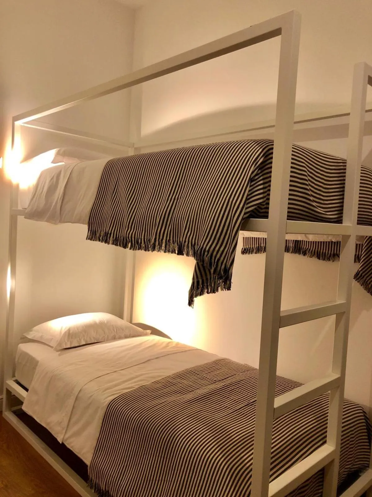 Bed in Alameda Exclusive House