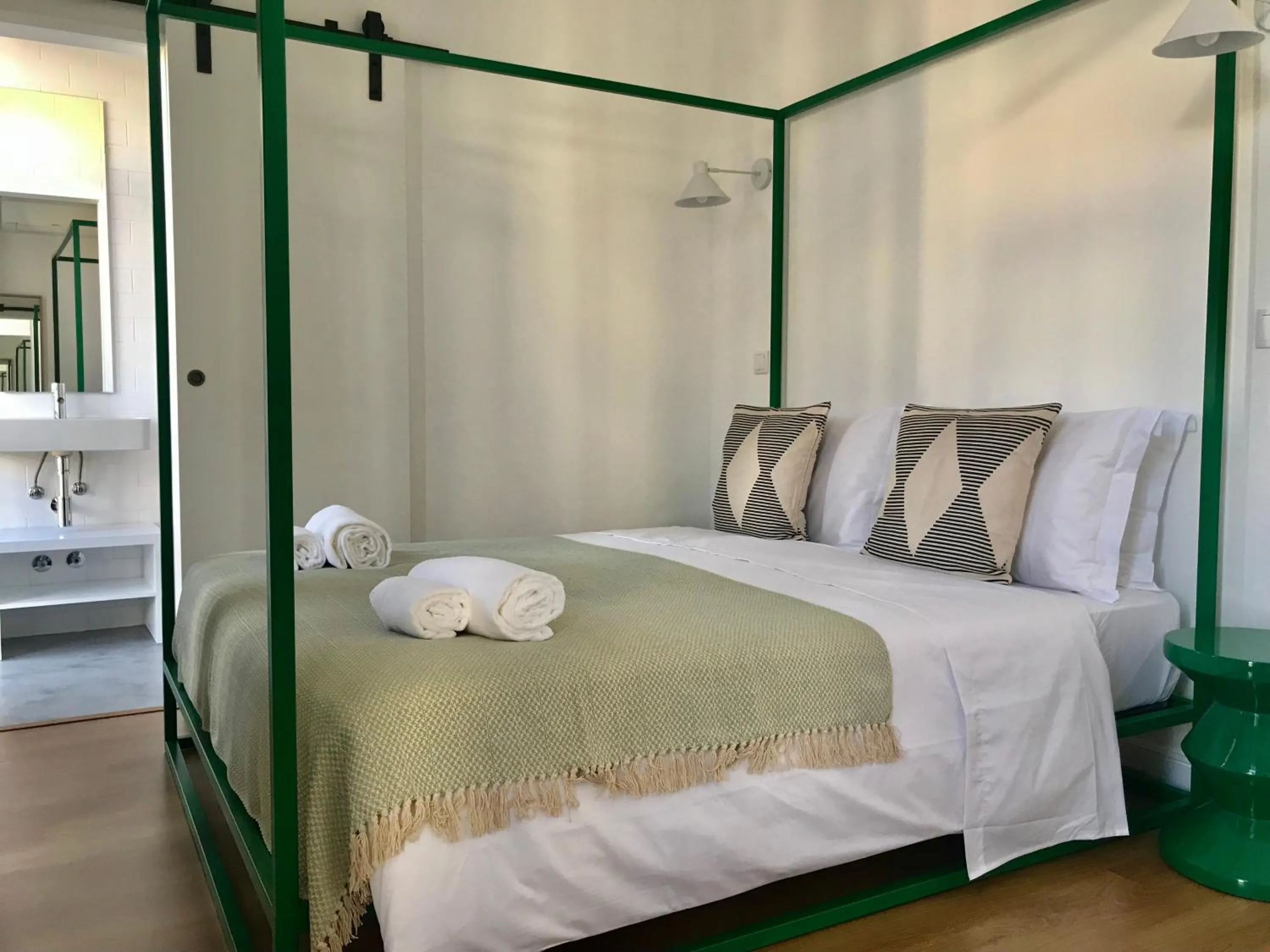 Bed in Alameda Exclusive House