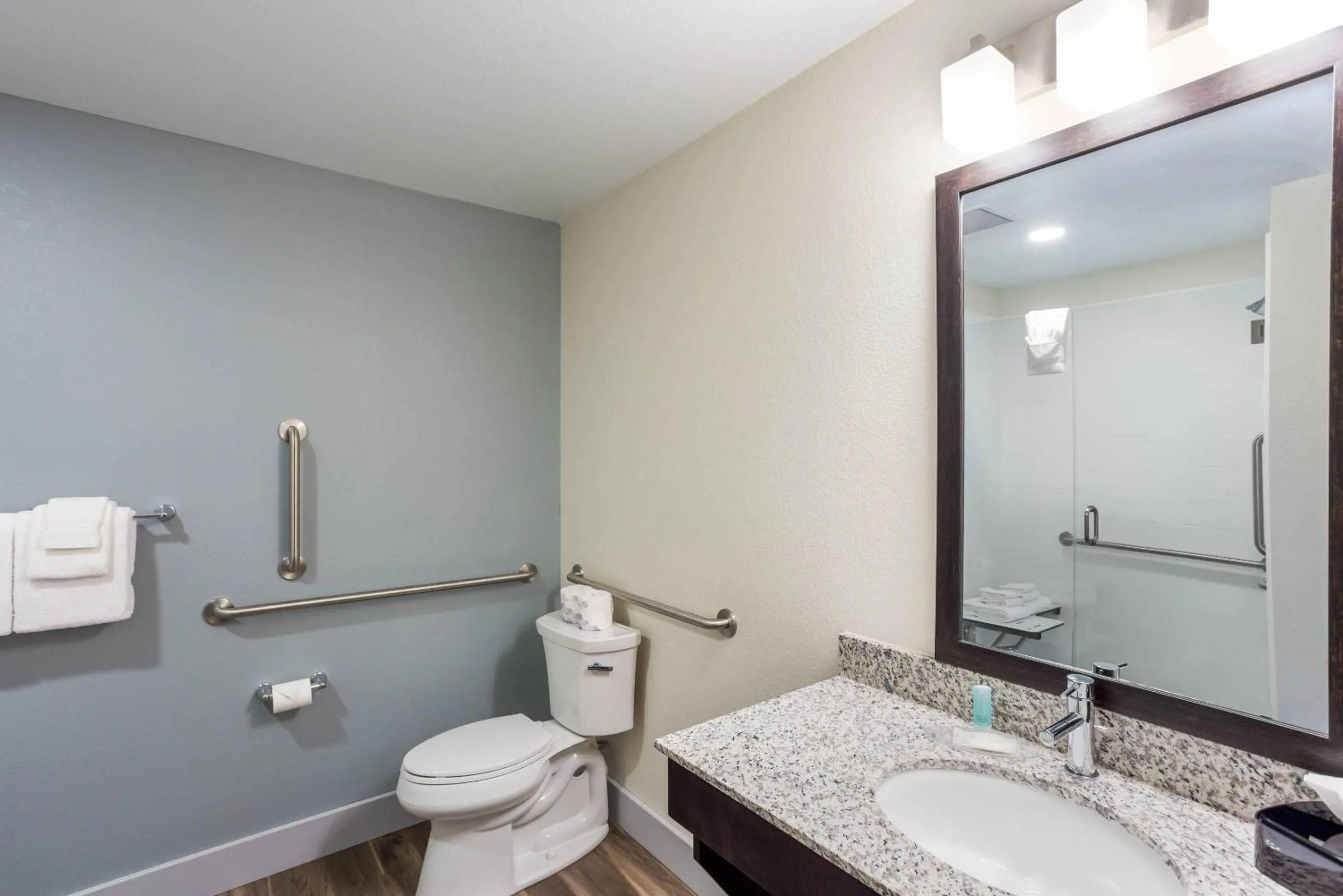 Bedroom in MainStay Suites Logan Ohio-Hocking Hills