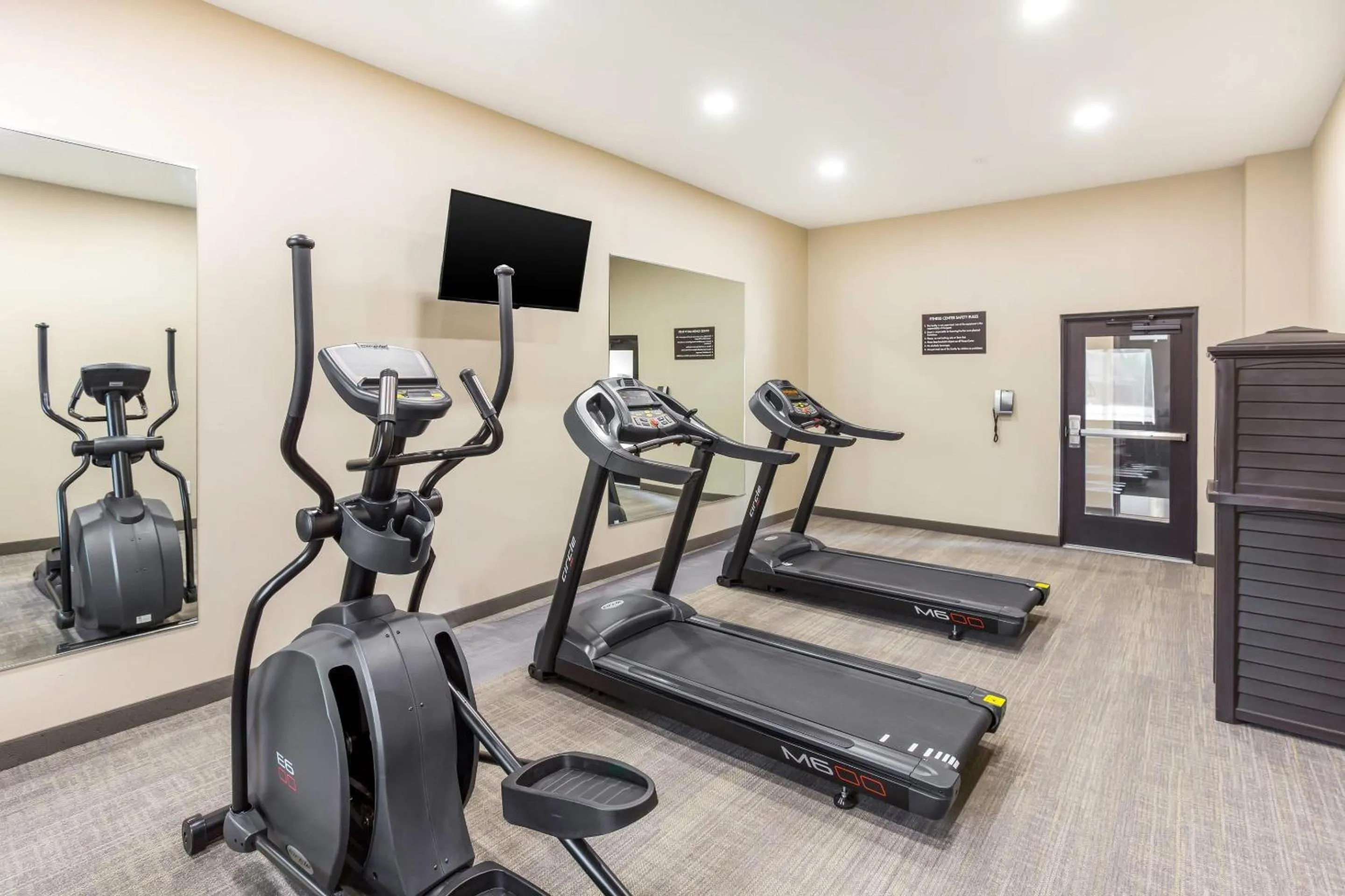 Fitness centre/facilities in MainStay Suites Logan Ohio-Hocking Hills