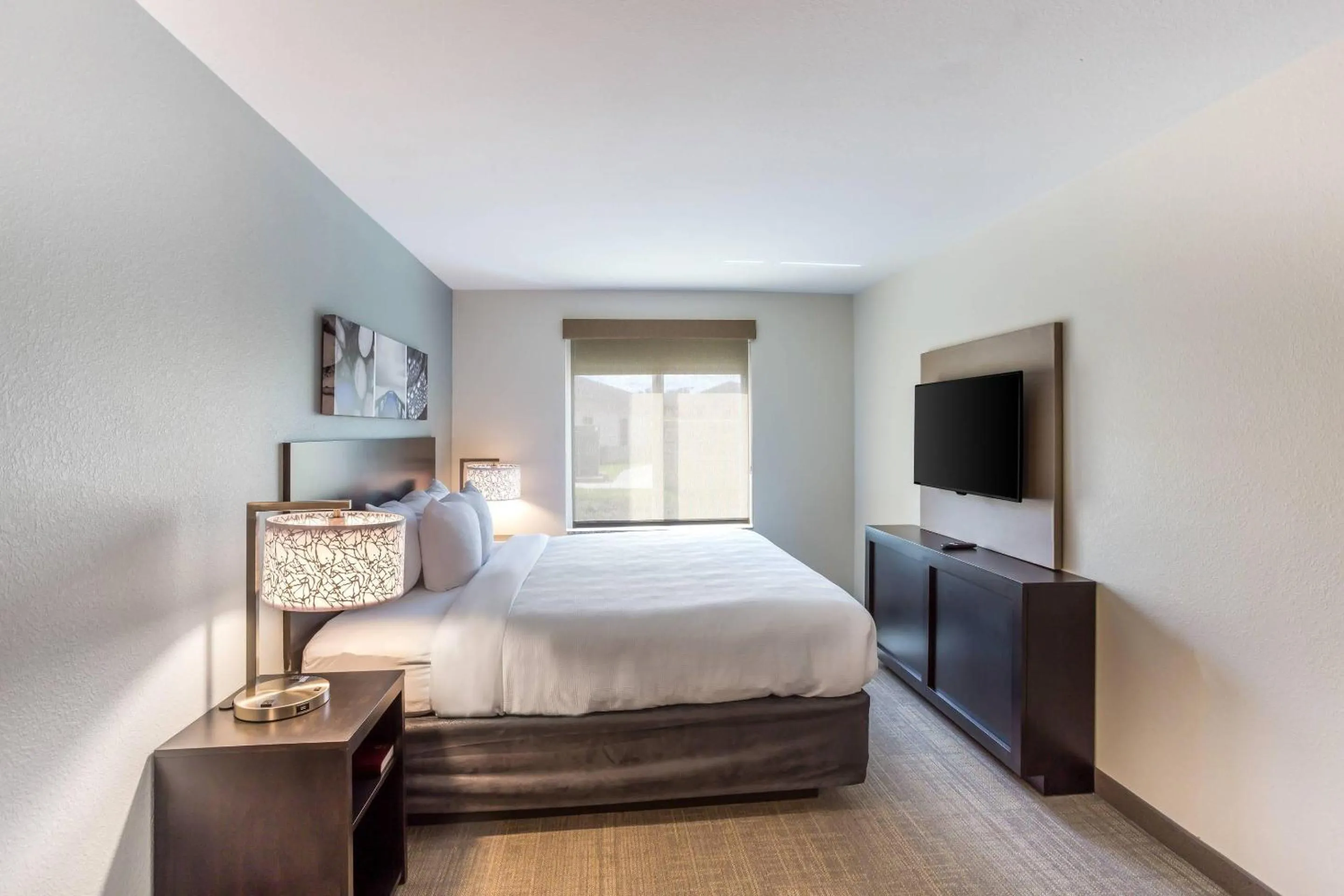 Bedroom, Bed in MainStay Suites Logan Ohio-Hocking Hills