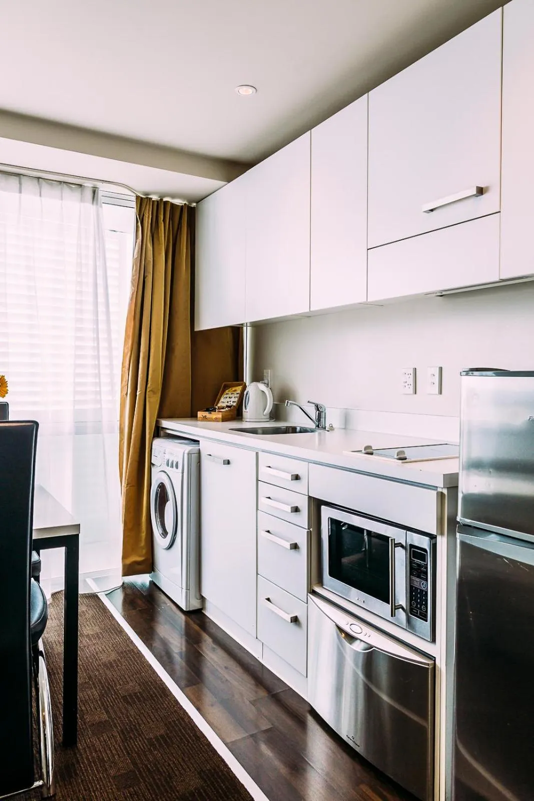 Kitchen or kitchenette in The Quadrant Hotel & Suites