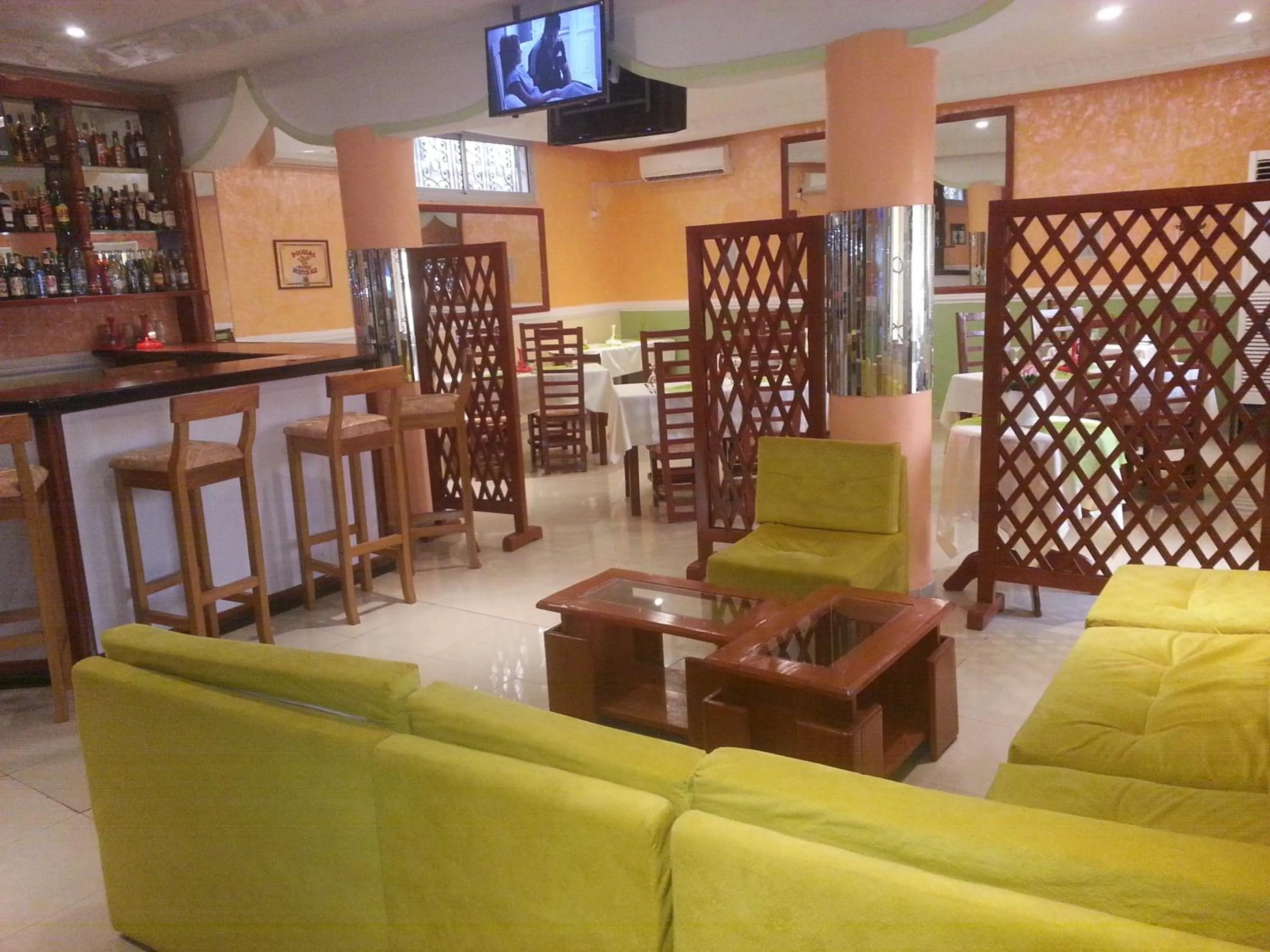 Lounge or bar in Hotel - Y