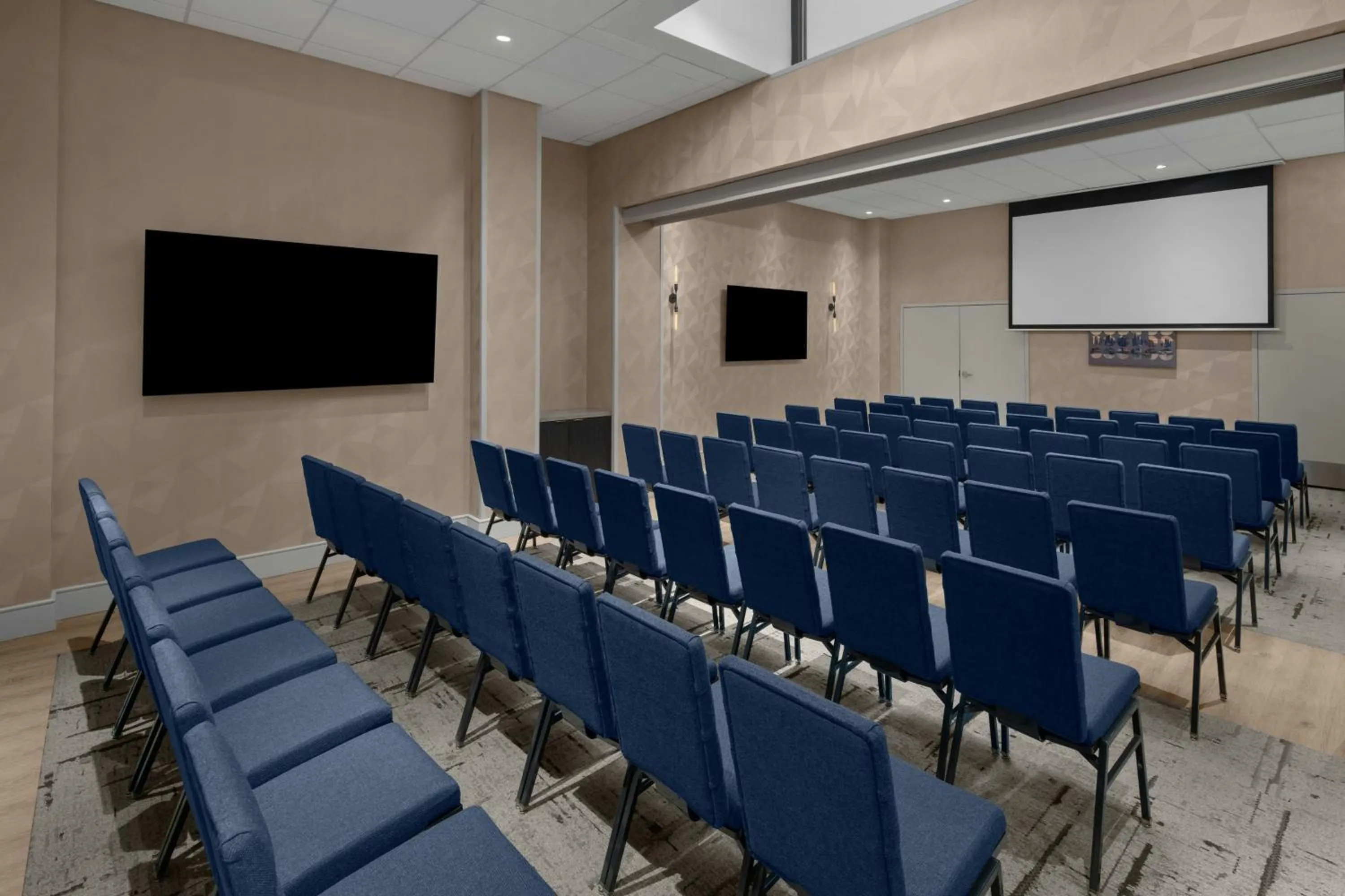 Meeting/conference room in Courtyard by Marriott New York World Trade Center Area